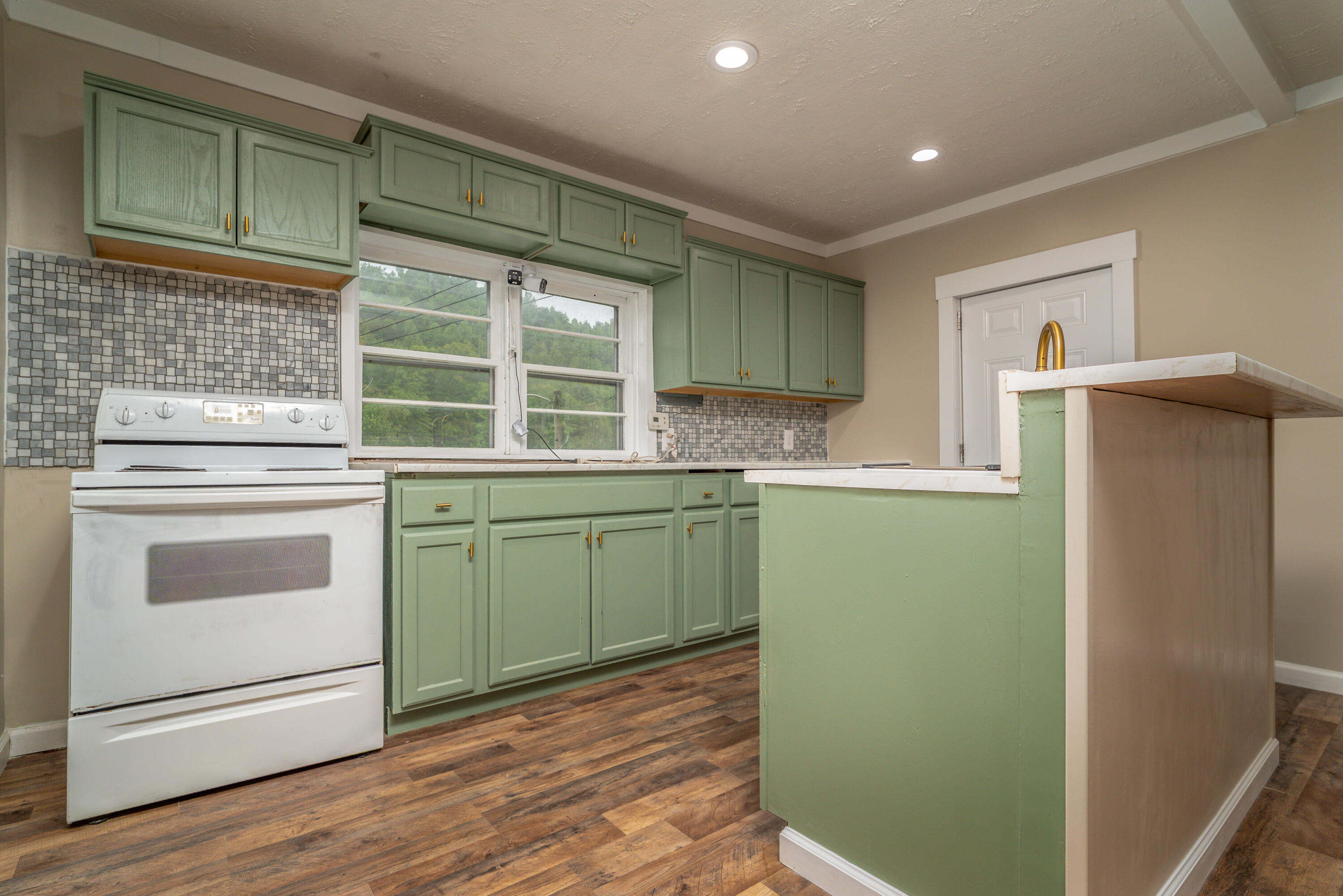 8855 Highway 191 Property Photo 8