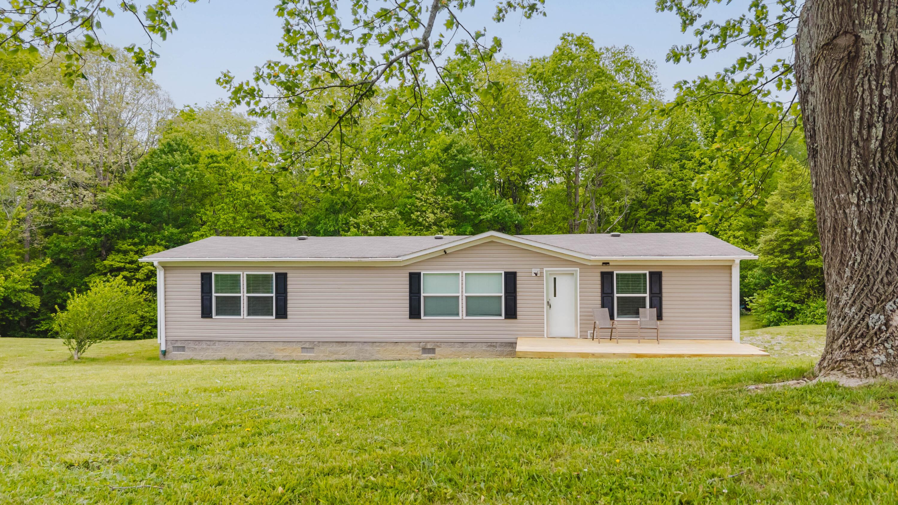 584 Casey Road Property Photo 3
