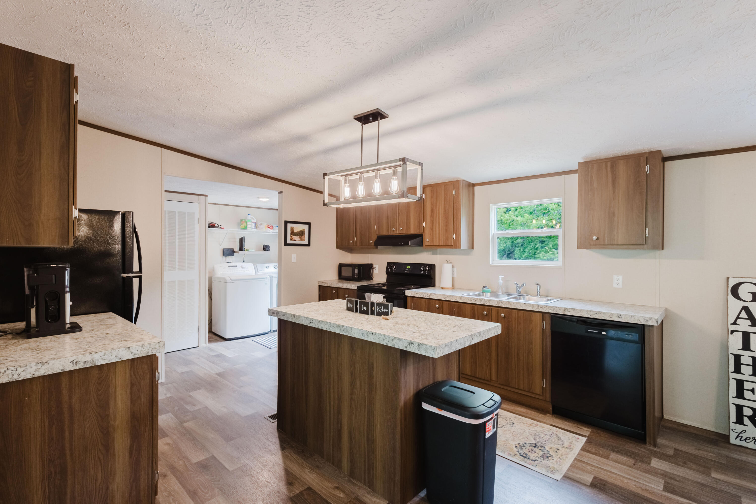 584 Casey Road Property Photo 12