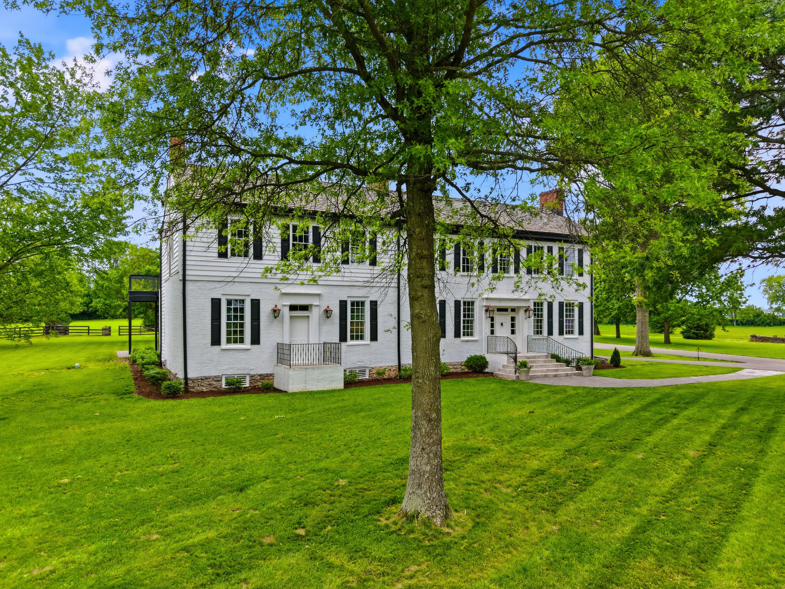 1975 Georgetown Road Property Photo 3