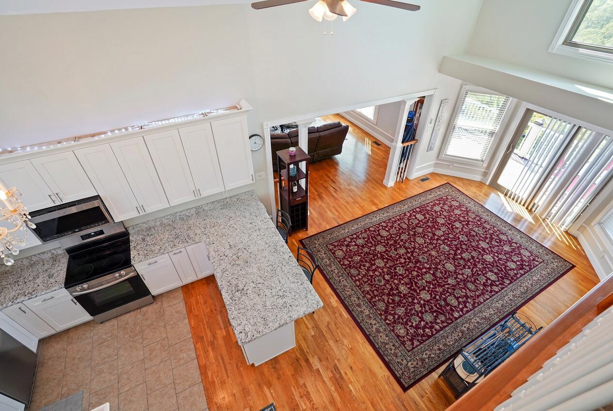 3823 Hickory Hill Drive Property Photo 10