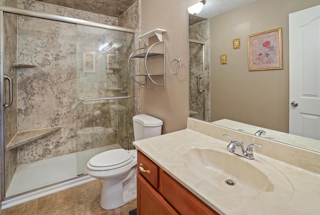 3823 Hickory Hill Drive Property Photo 26