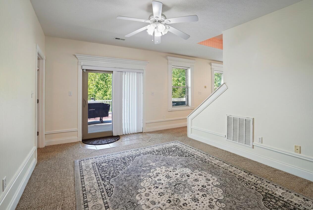 3823 Hickory Hill Drive Property Photo 31