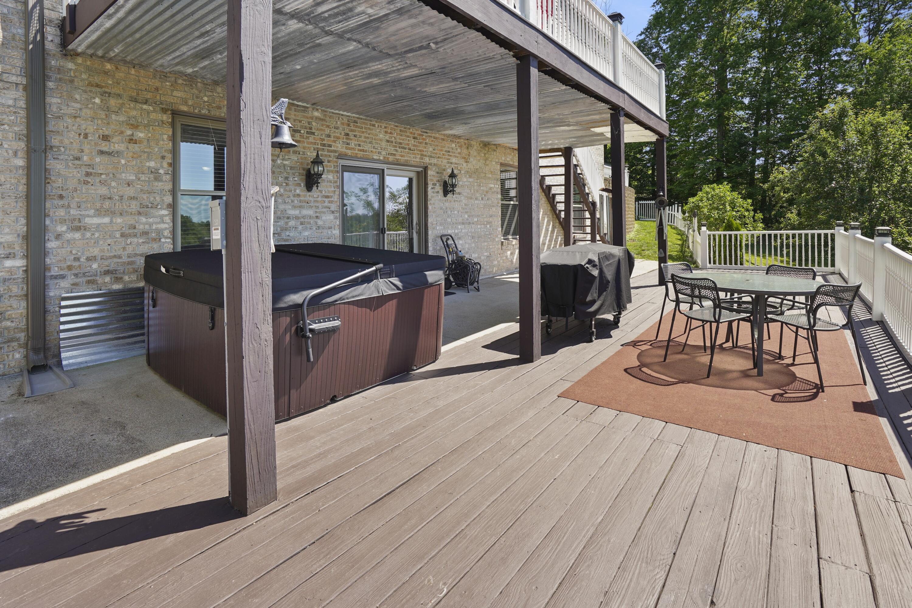 3823 Hickory Hill Drive Property Photo 34