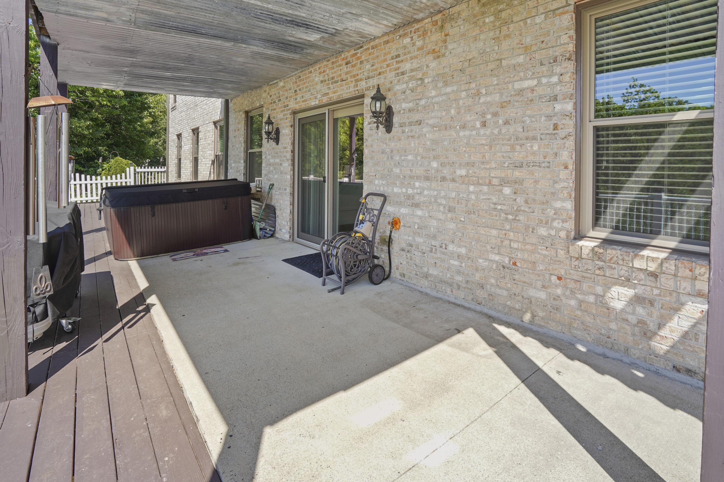 3823 Hickory Hill Drive Property Photo 35