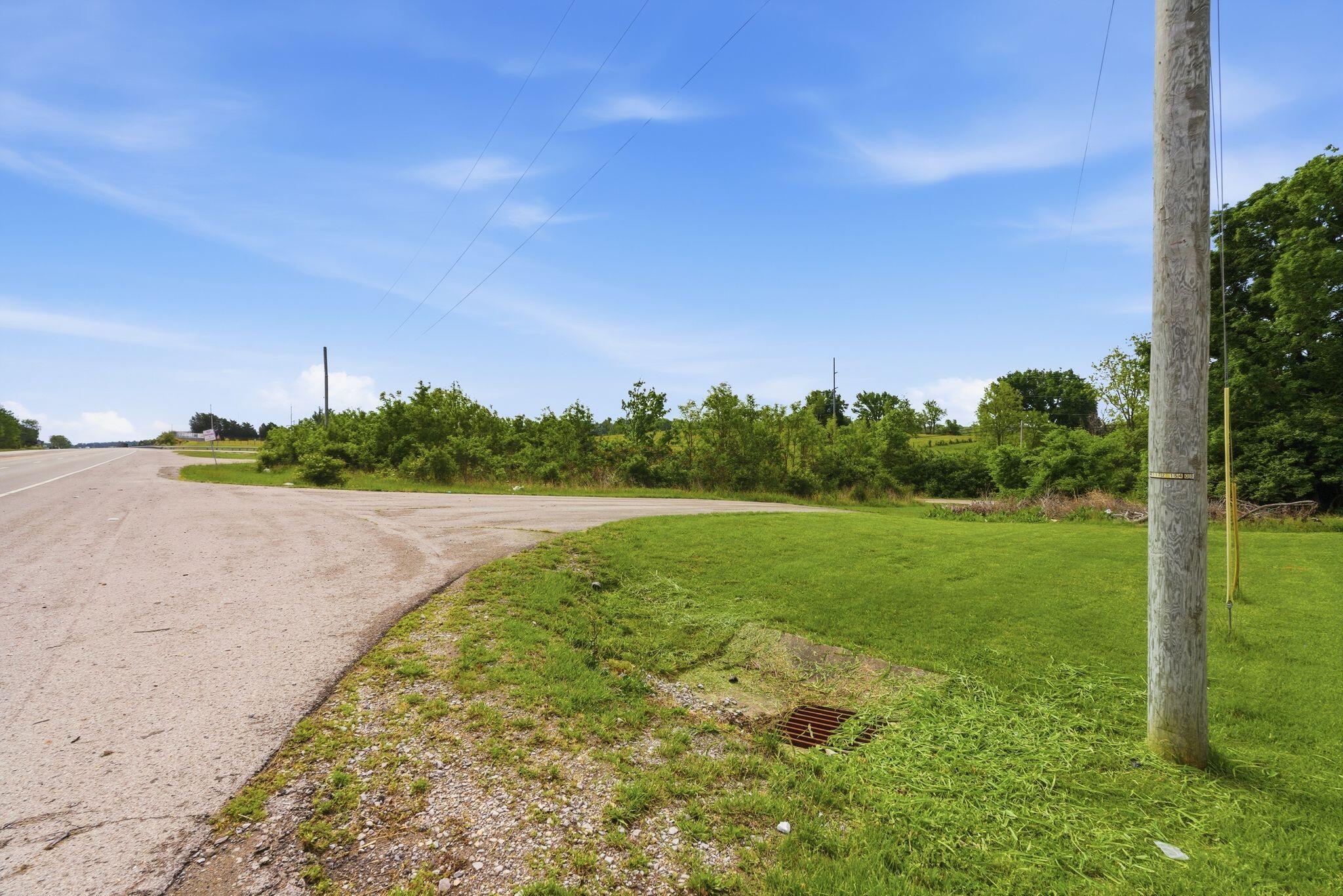 2394 Irvine Road Property Photo 8