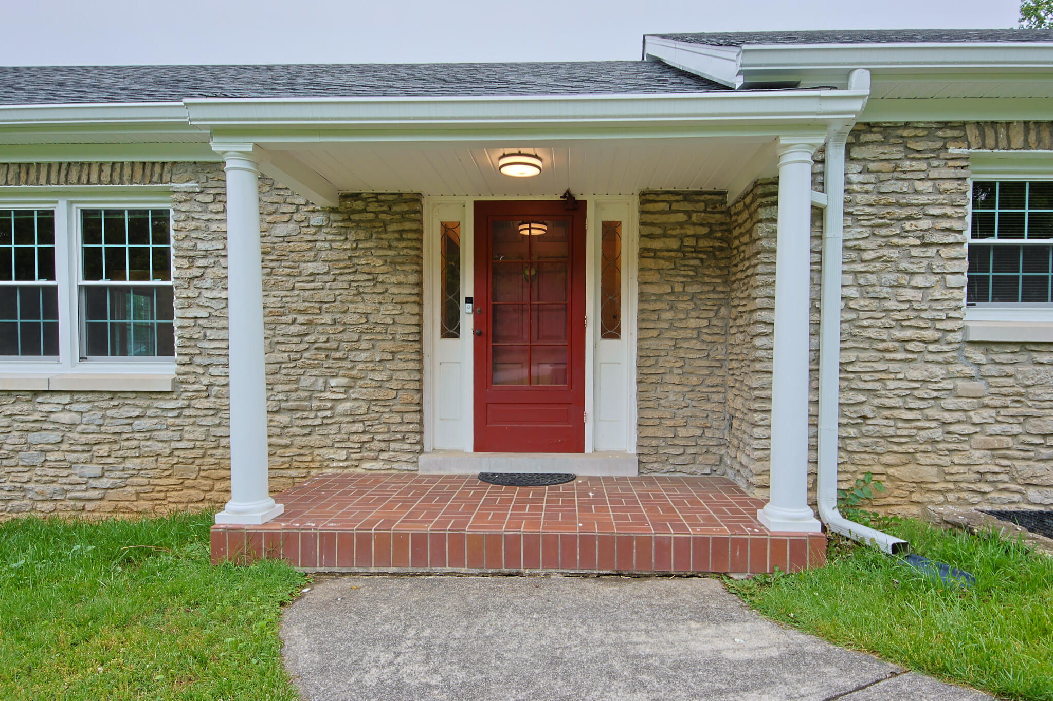 16 Manor Drive Property Photo 4