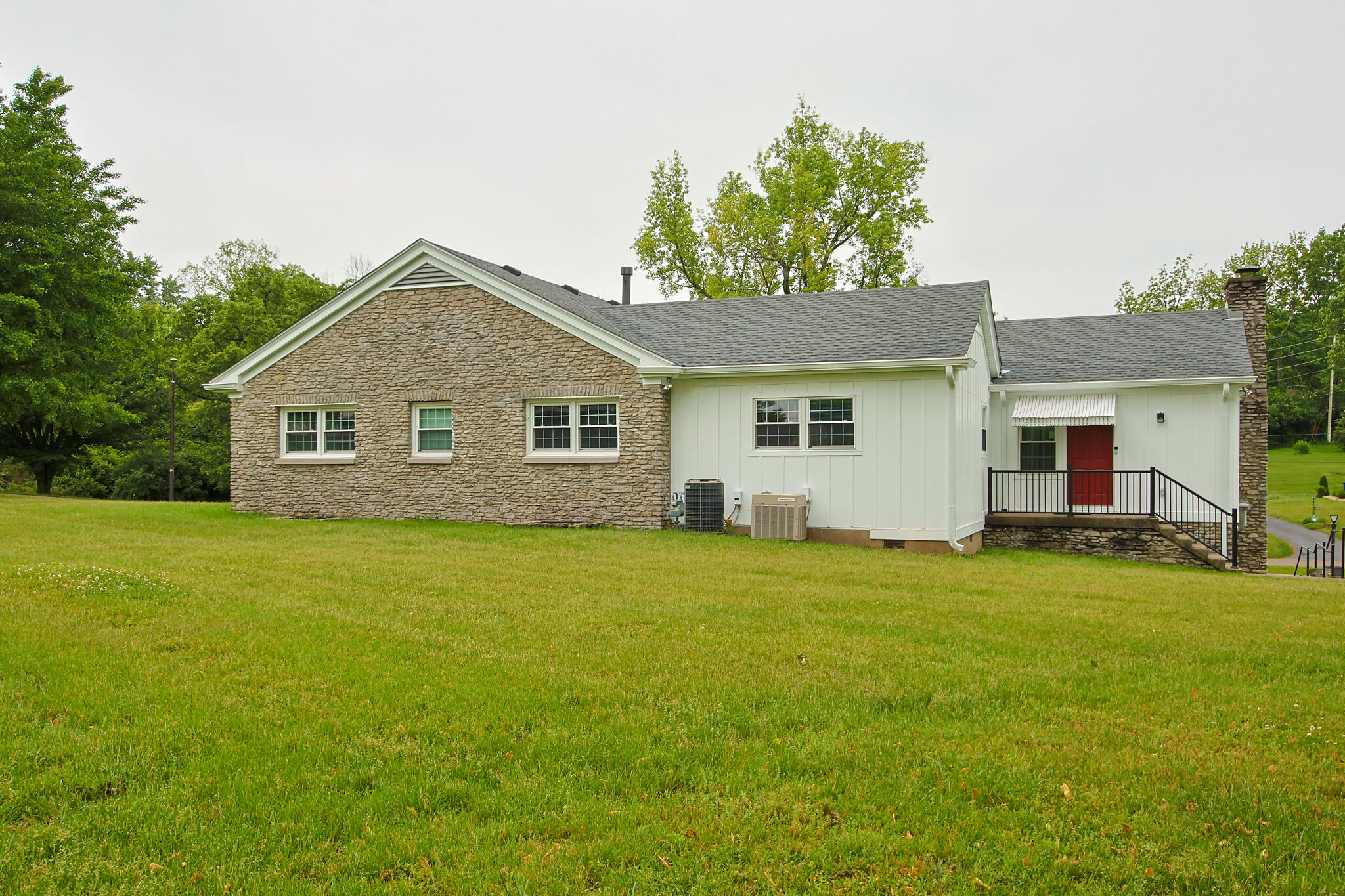 16 Manor Drive Property Photo 6