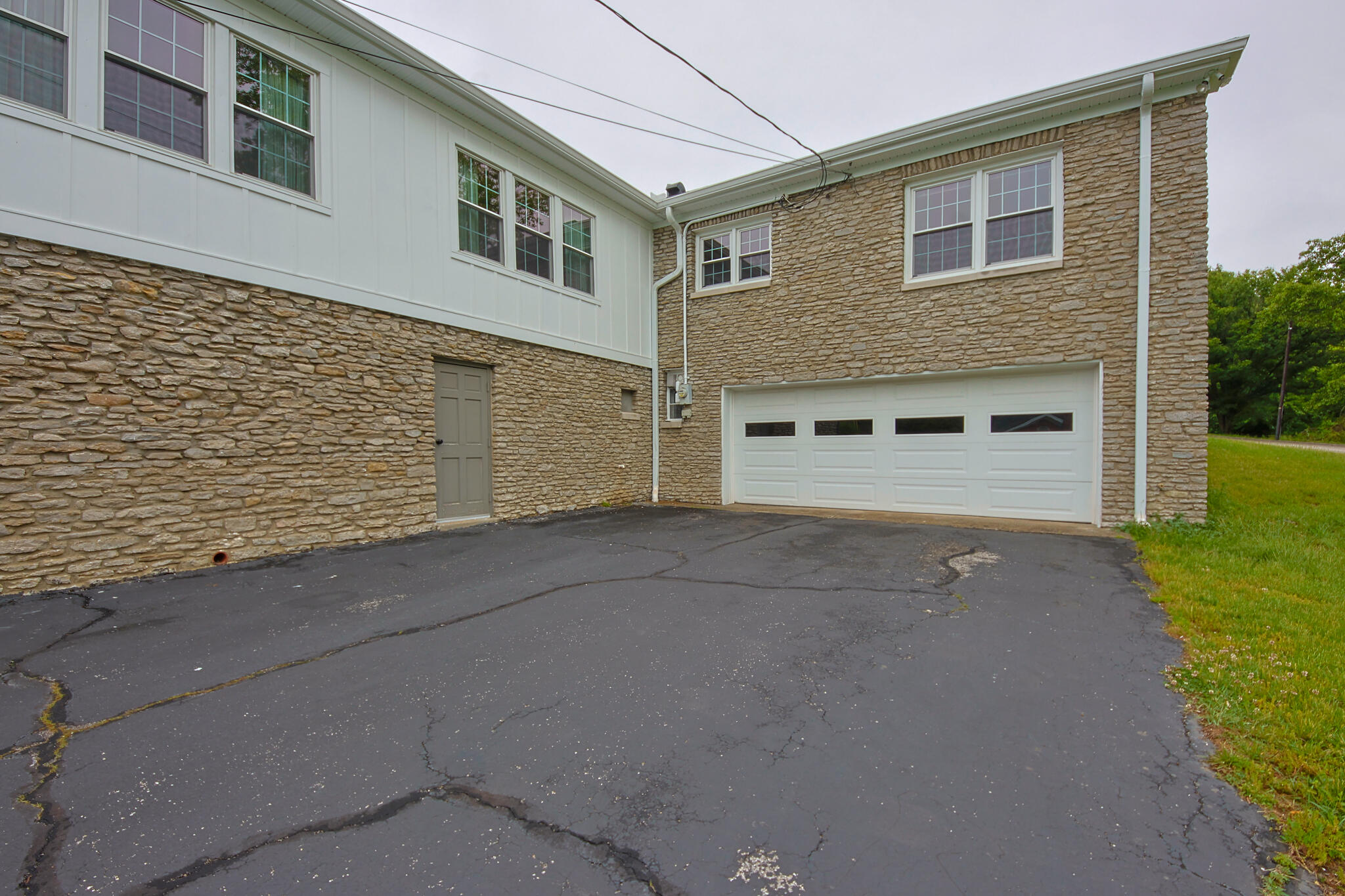 16 Manor Drive Property Photo 8