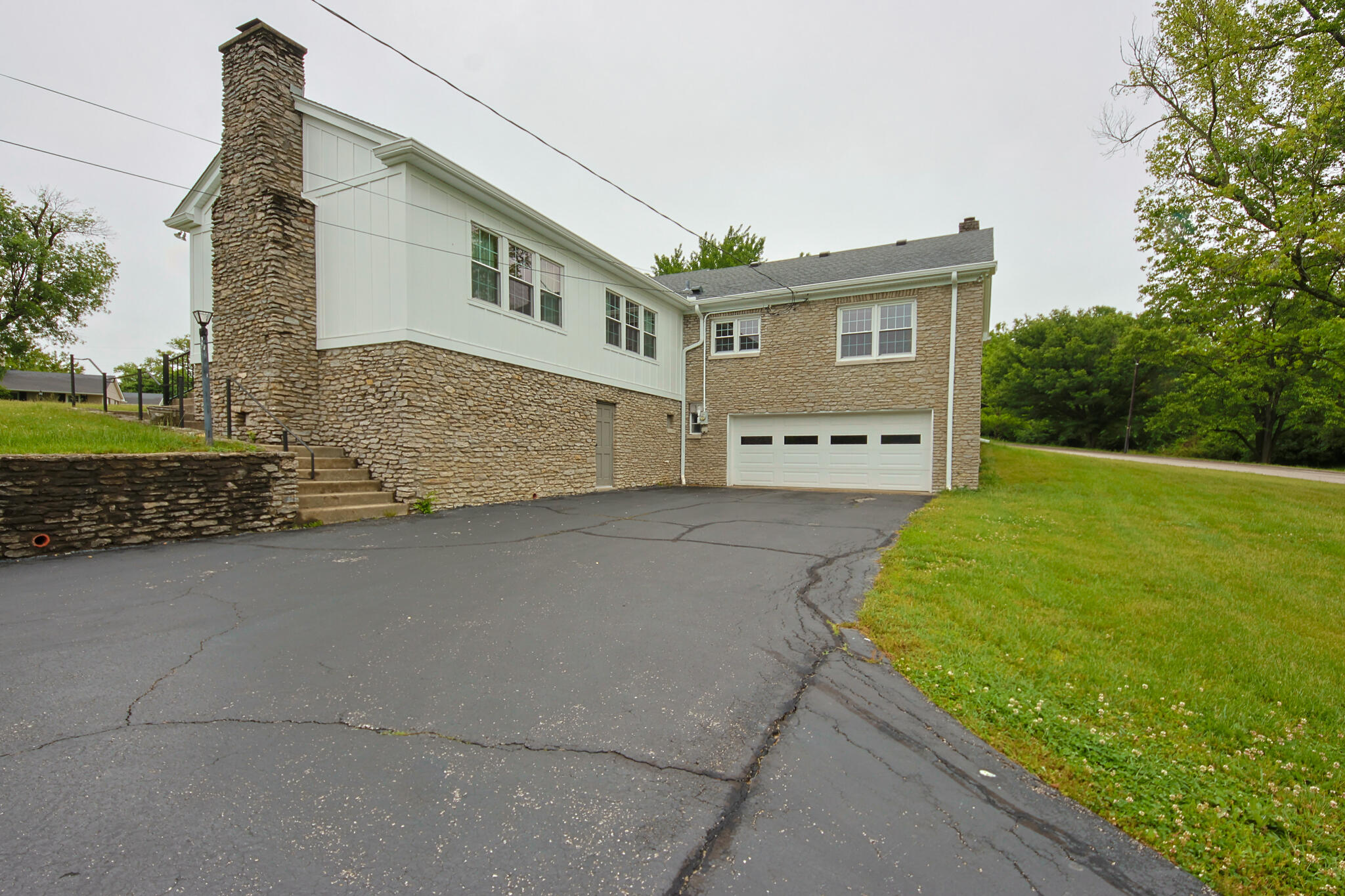16 Manor Drive Property Photo 9