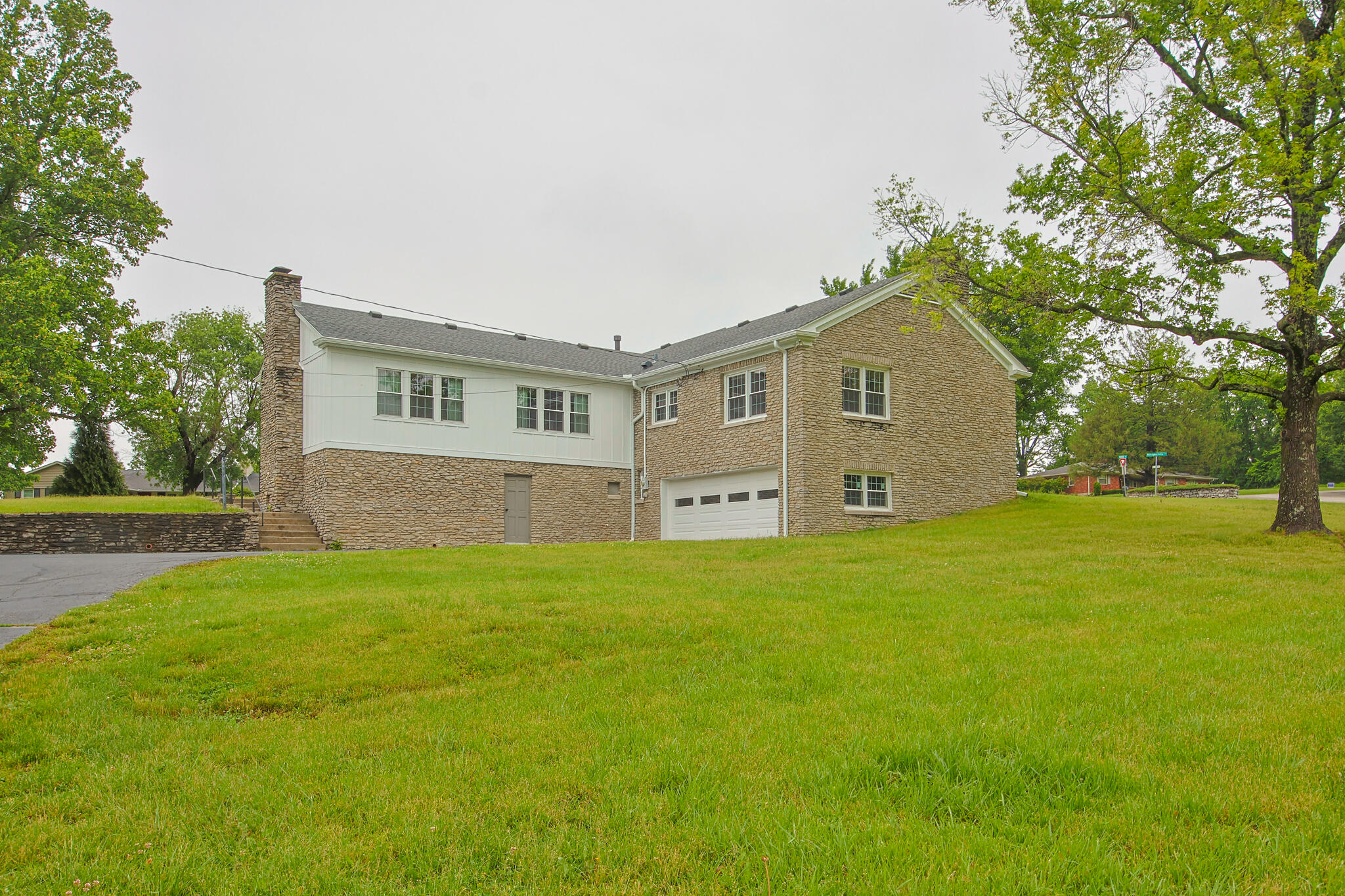 16 Manor Drive Property Photo 11