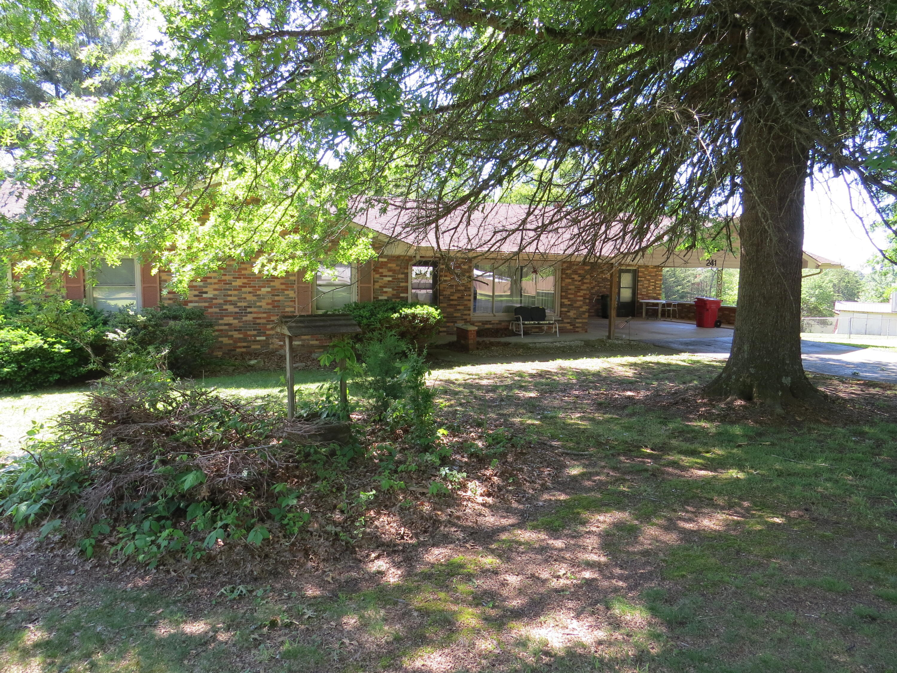 241 Powers Lane Property Photo 6