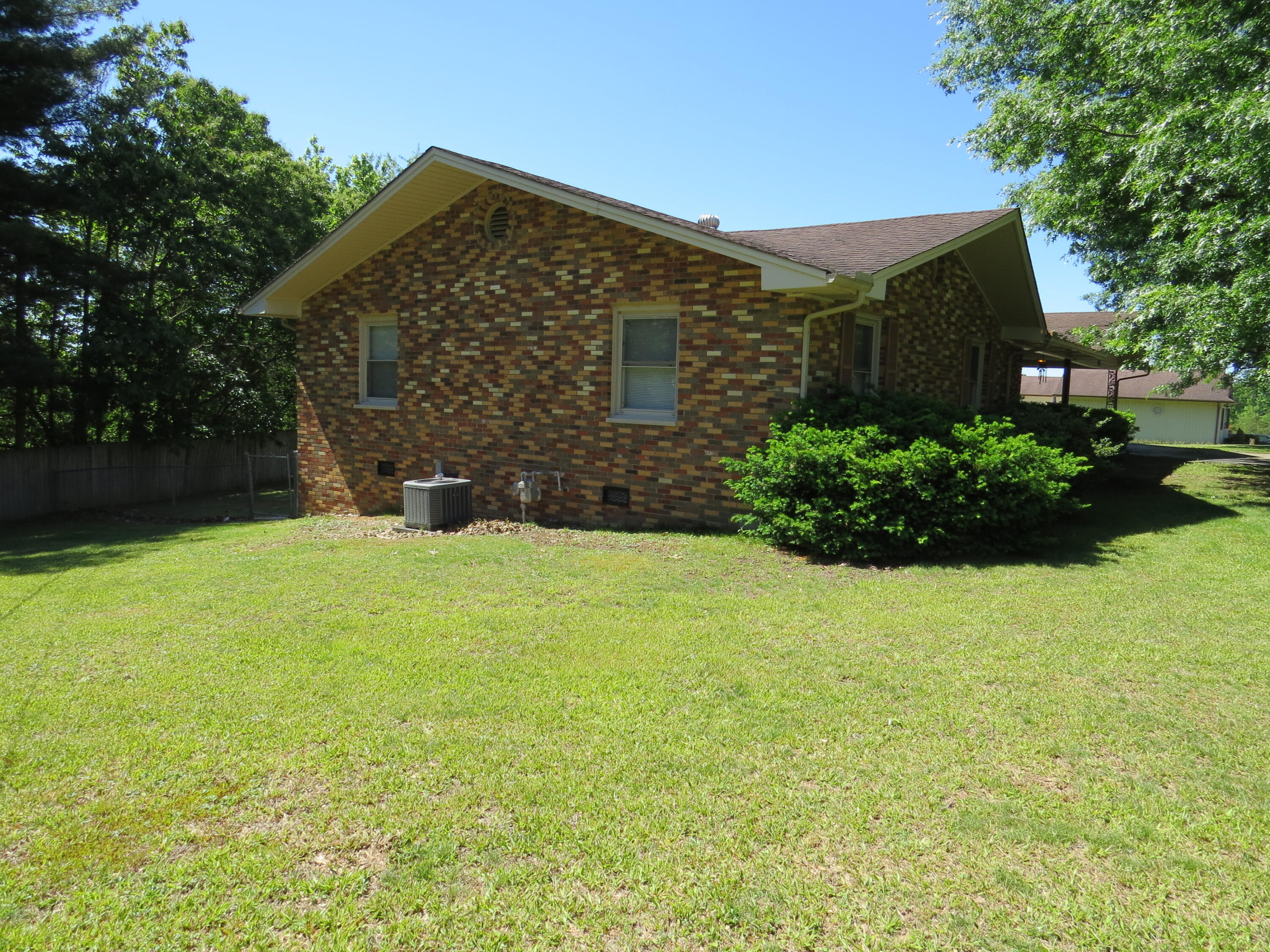 241 Powers Lane Property Photo 7