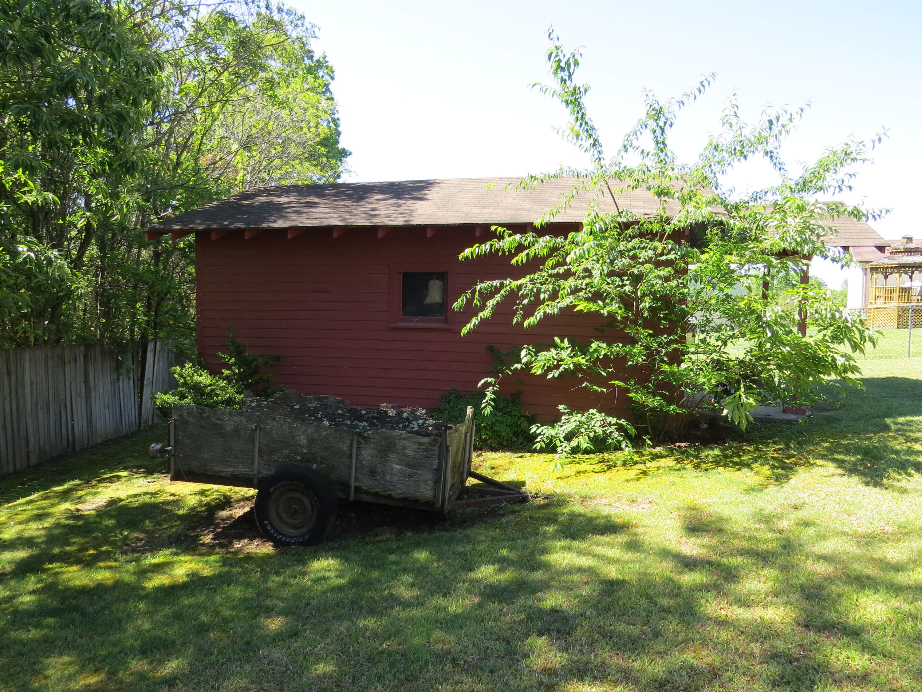 241 Powers Lane Property Photo 12