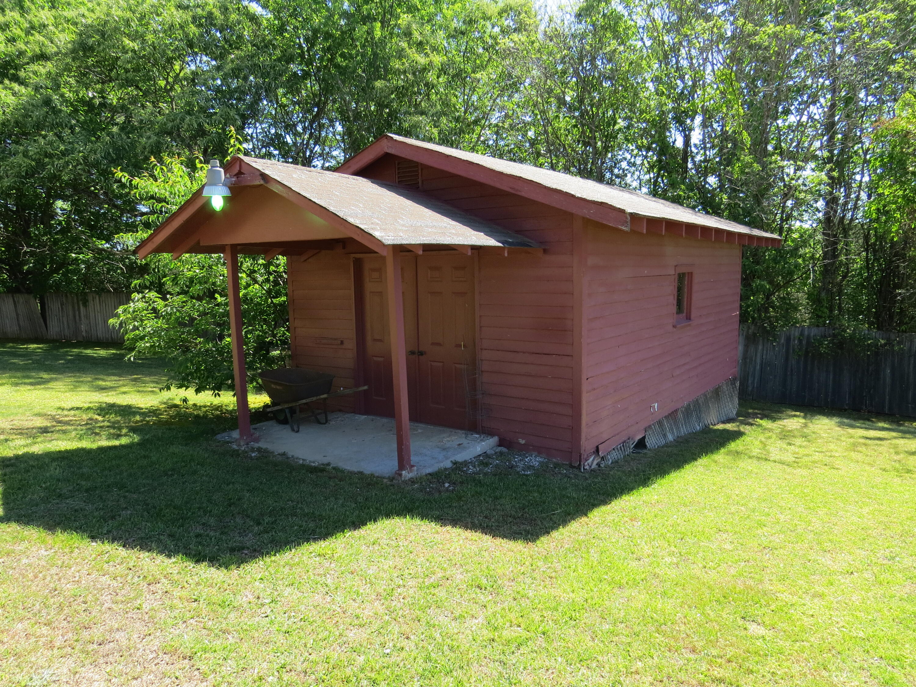 241 Powers Lane Property Photo 13