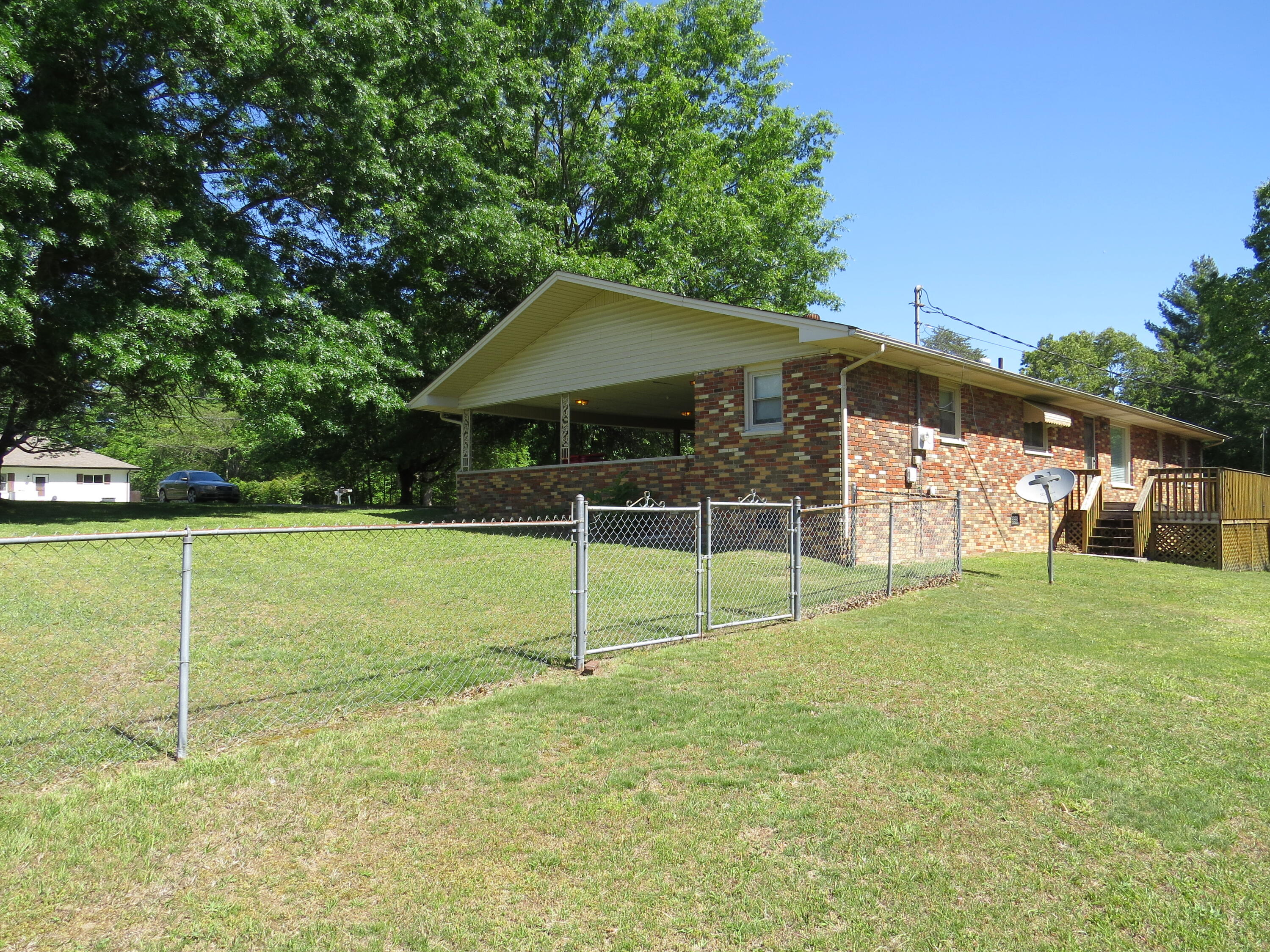 241 Powers Lane Property Photo 14