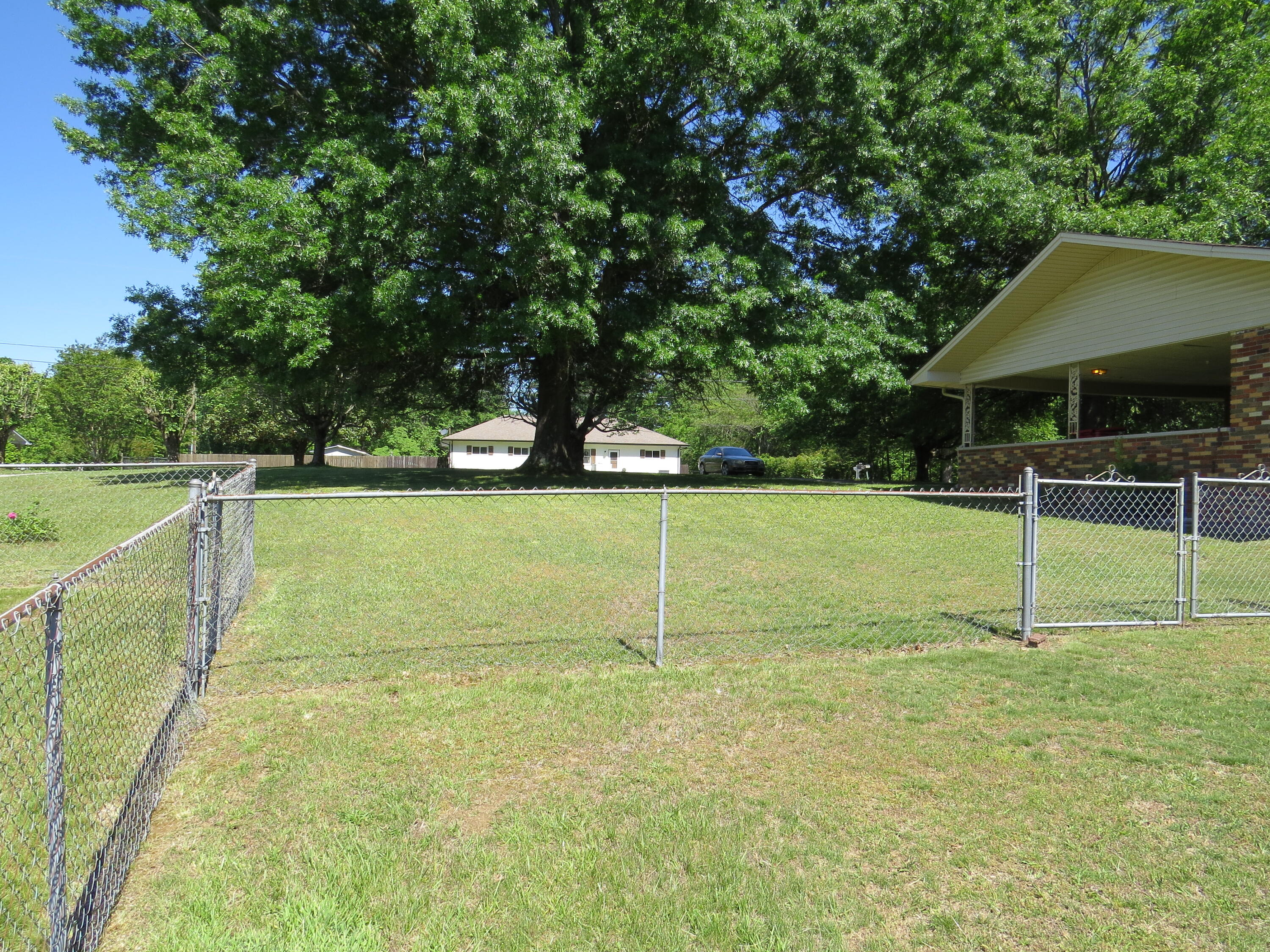 241 Powers Lane Property Photo 15