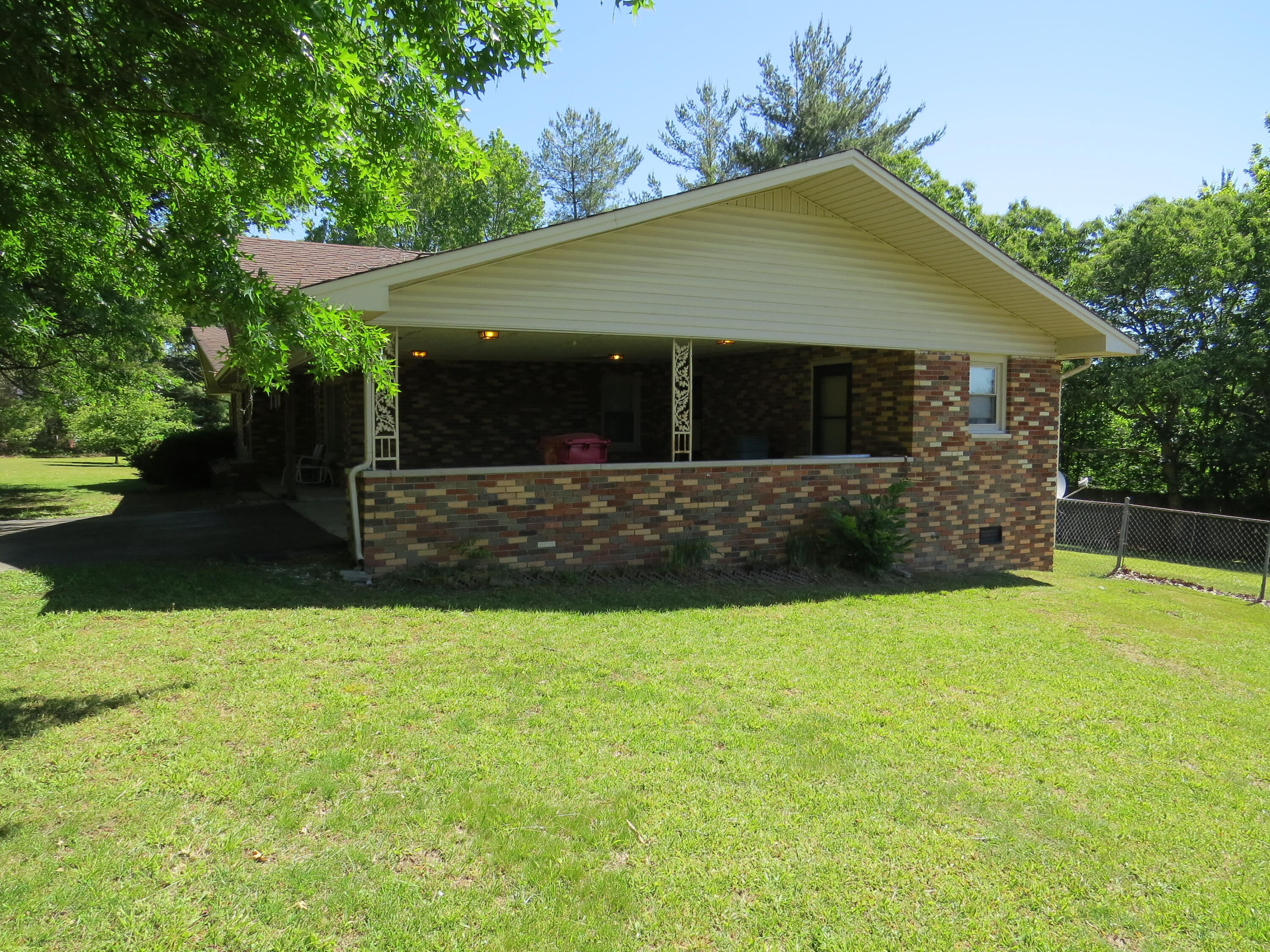 241 Powers Lane Property Photo 18