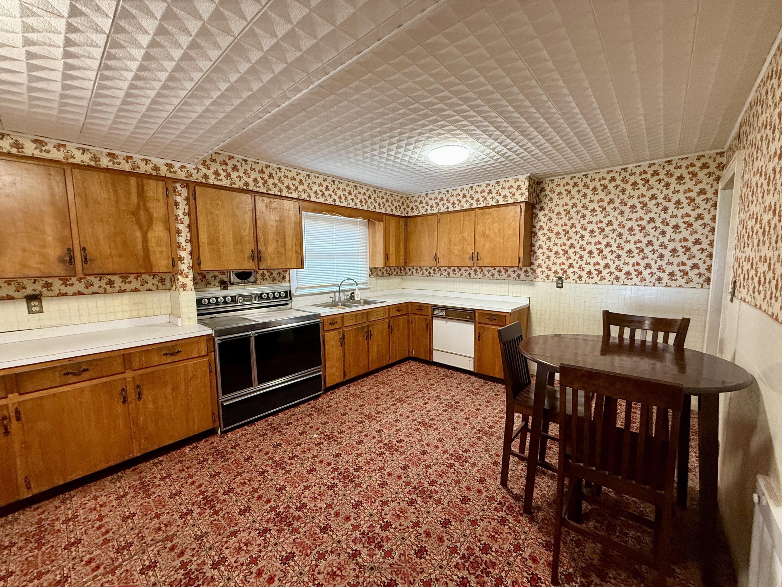 106 Ashurst Street Property Photo 6