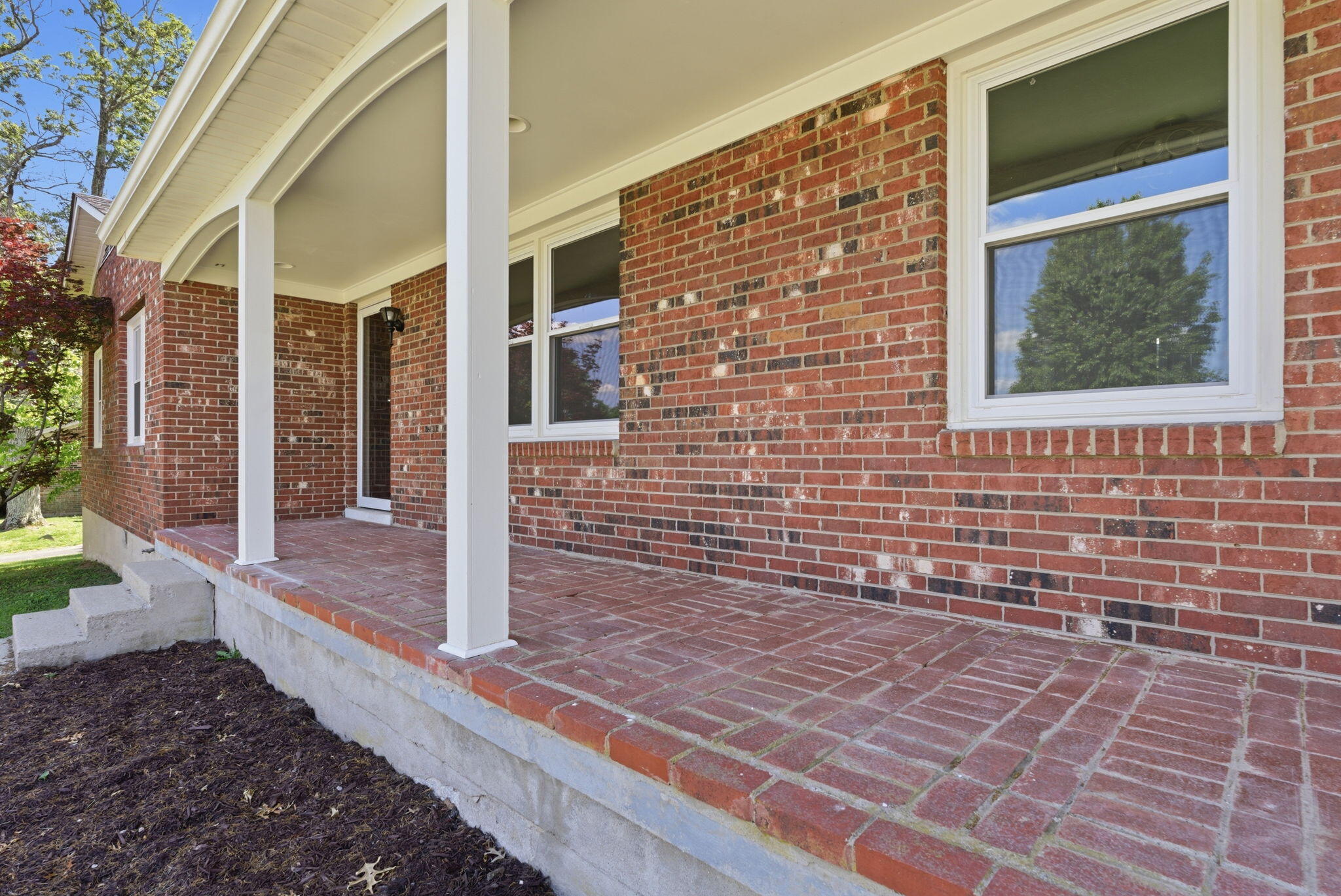 105 Robin Road Property Photo 3