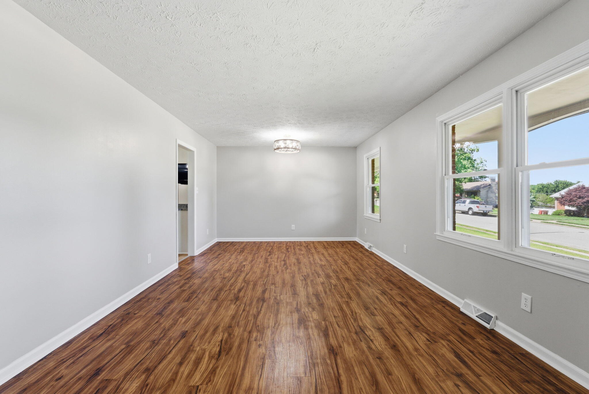 105 Robin Road Property Photo 6