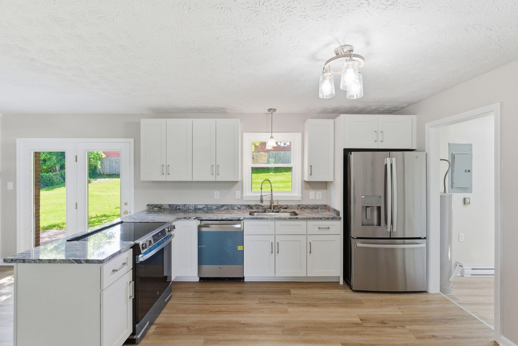 105 Robin Road Property Photo 8