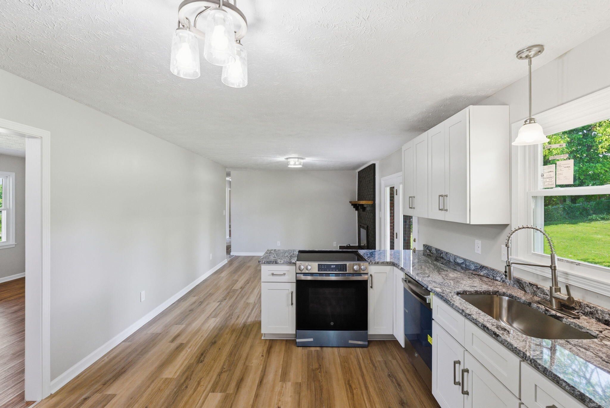 105 Robin Road Property Photo 12