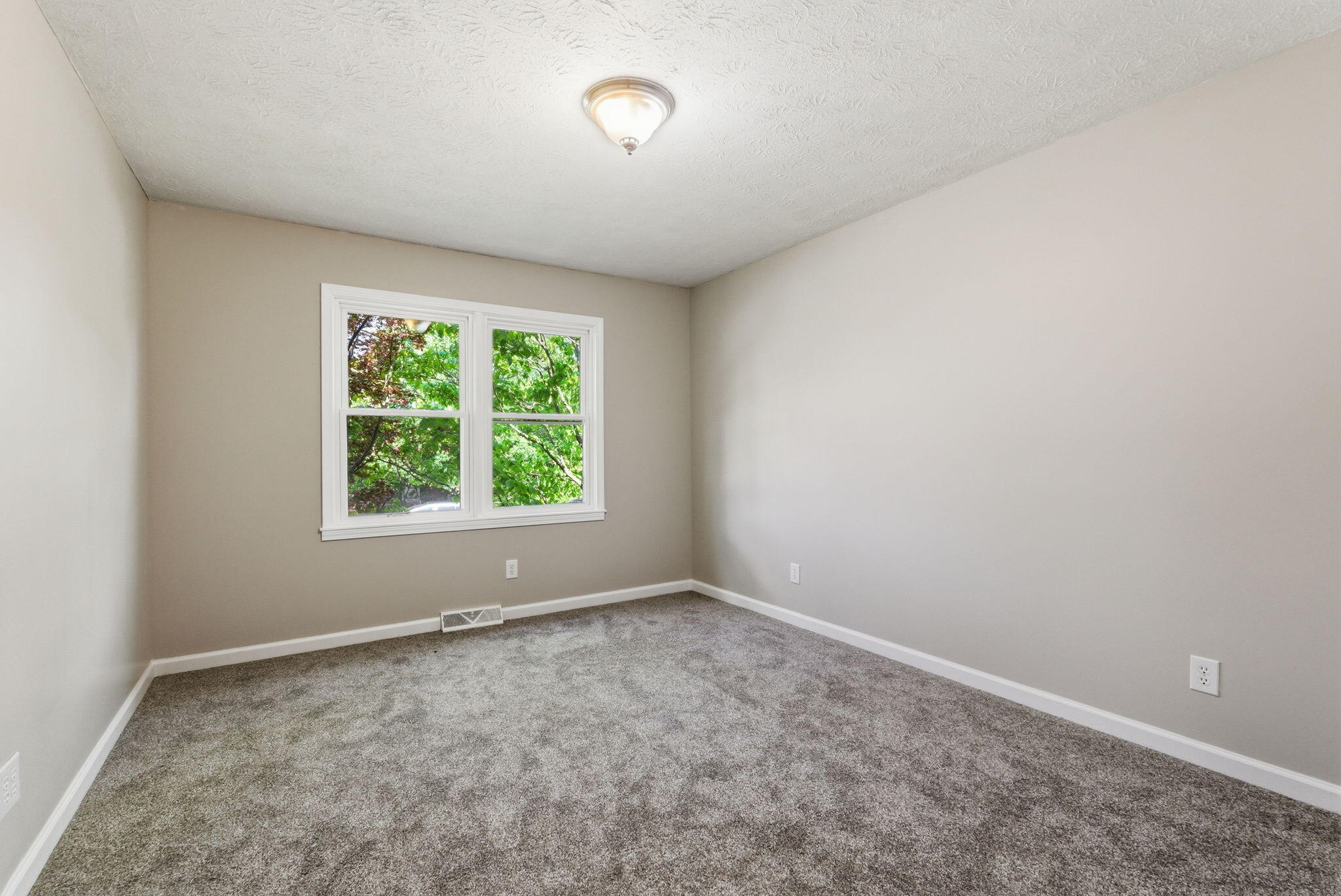 105 Robin Road Property Photo 23