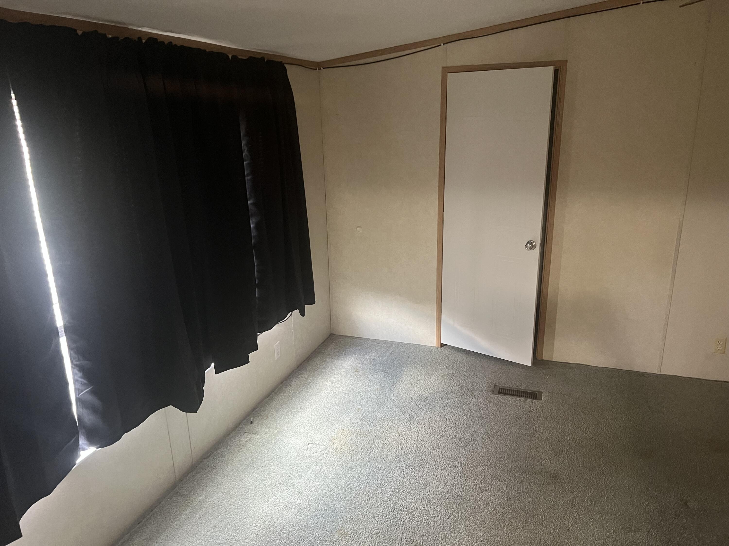 905 Division Road Property Photo 3