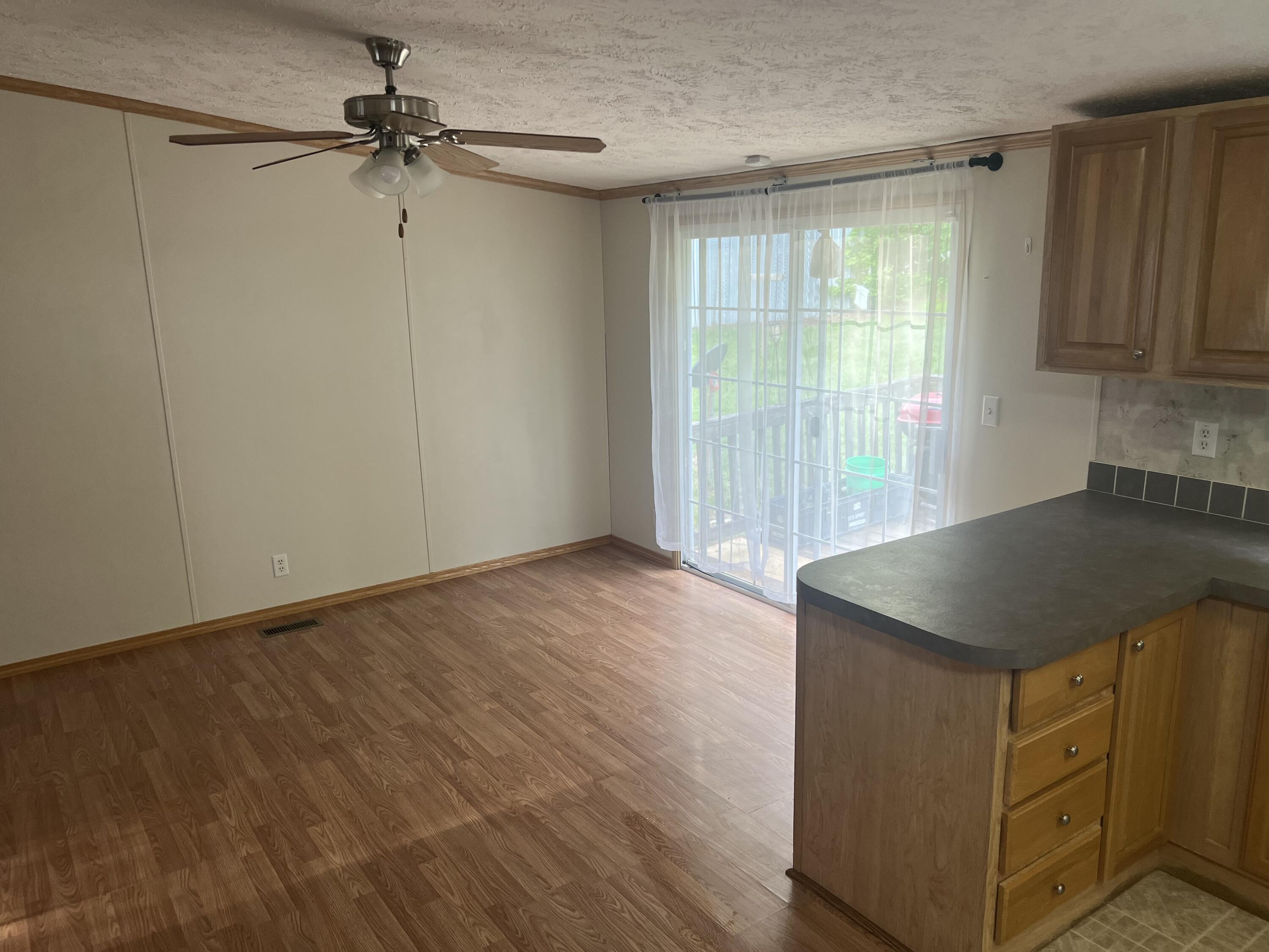 905 Division Road Property Photo 8