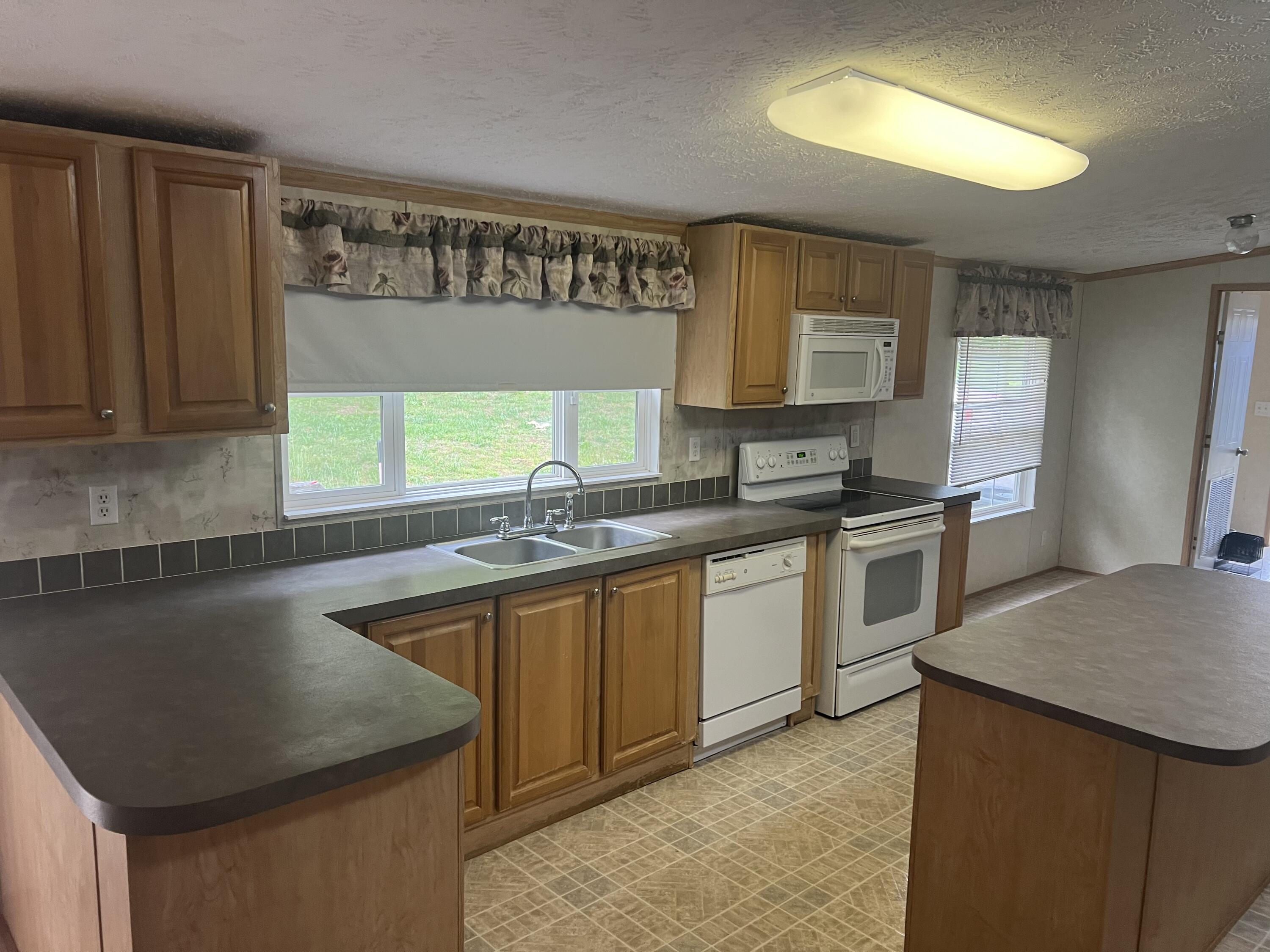 905 Division Road Property Photo 11
