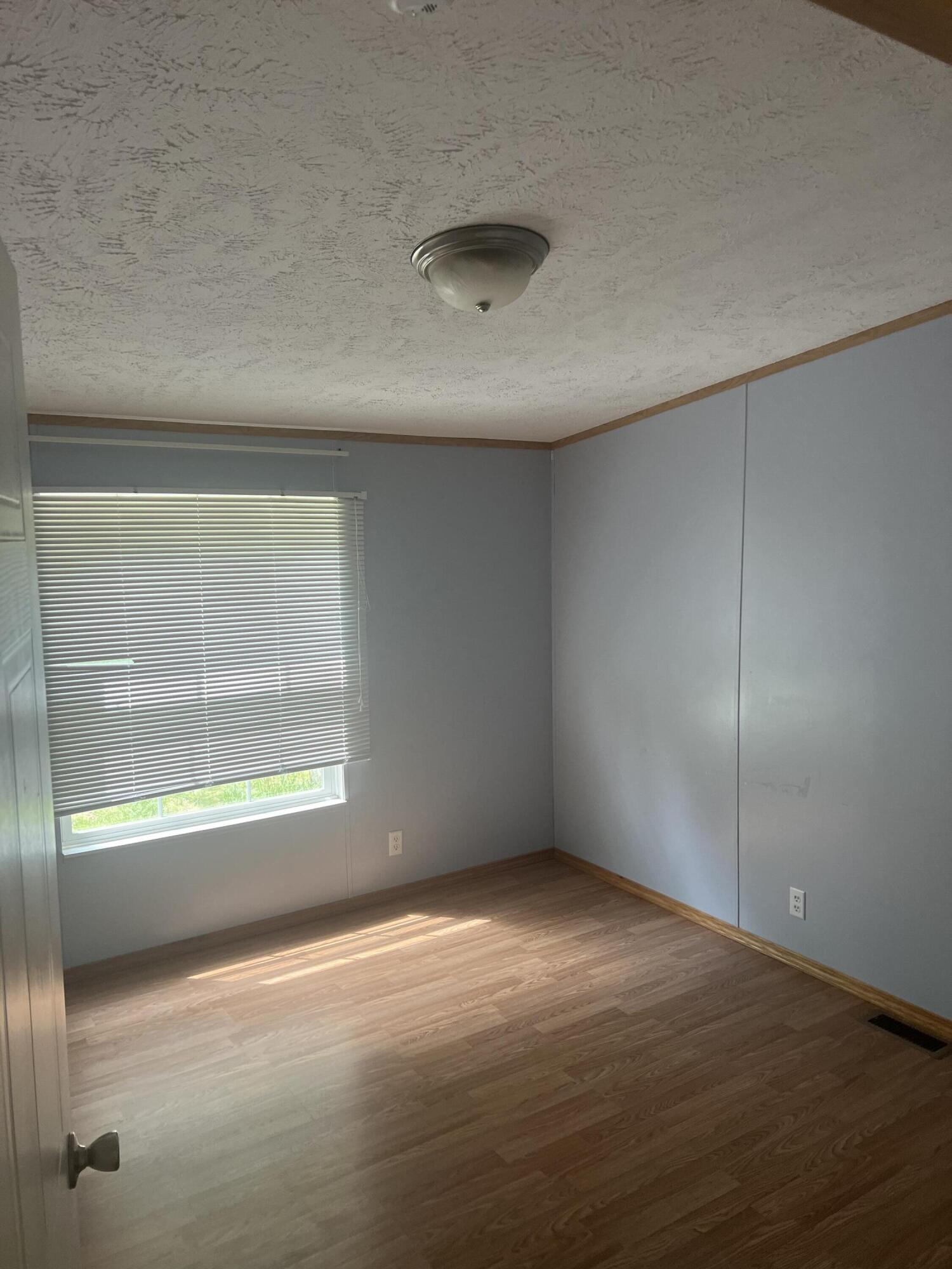 905 Division Road Property Photo 14