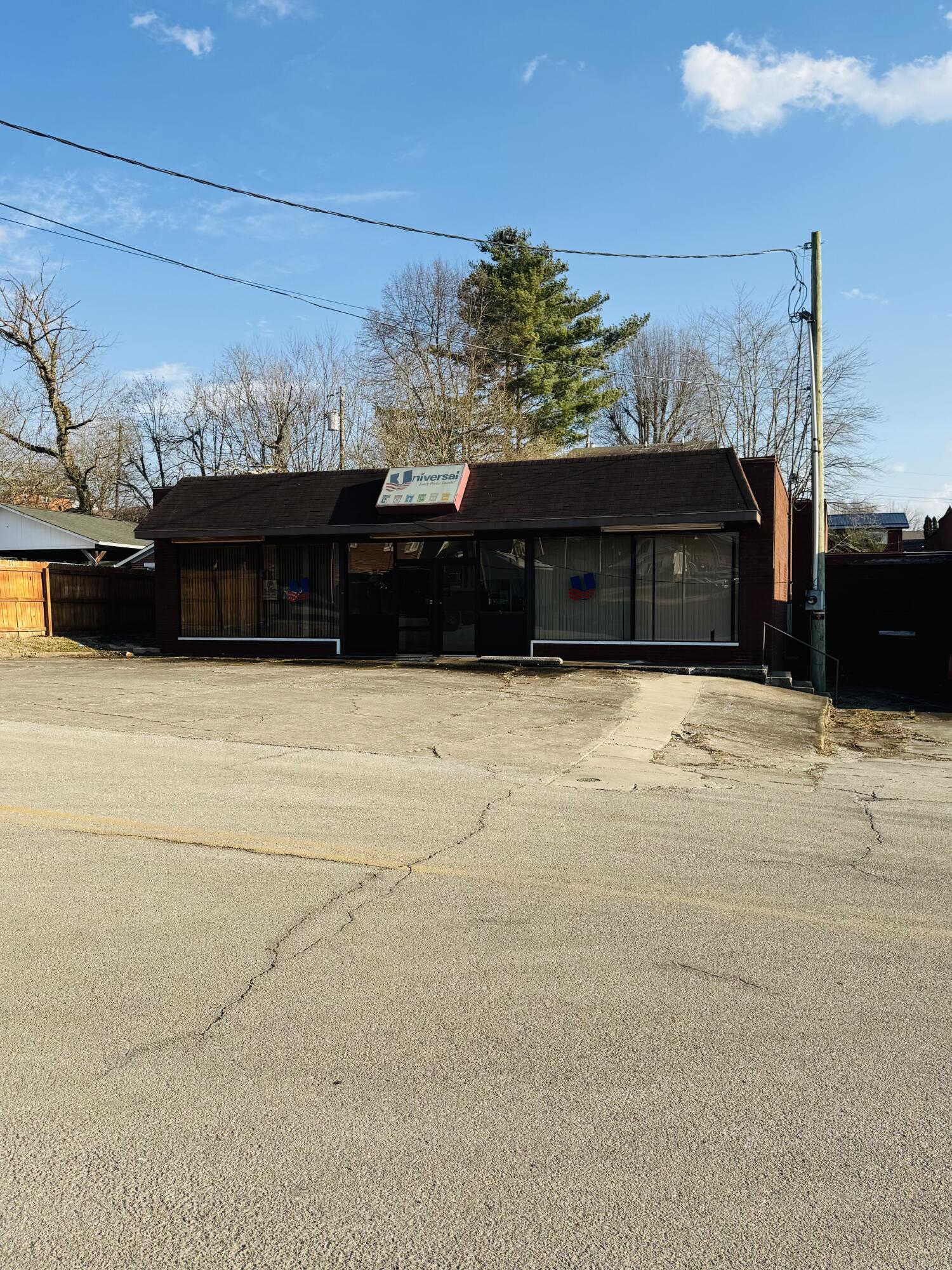 426 W 4th Street Property Photo 1