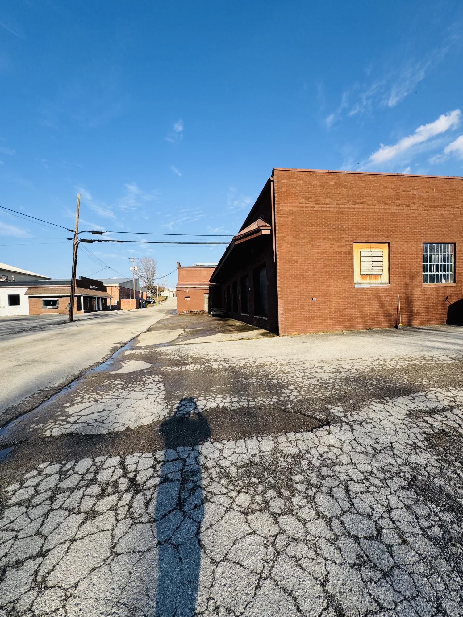 426 W 4th Street Property Photo 5