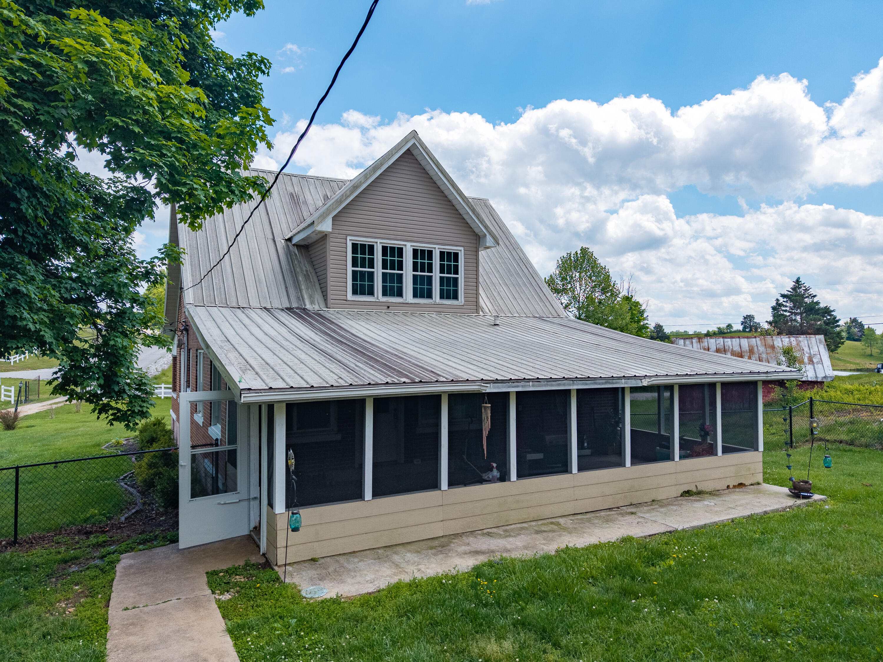 52 Wilson Loop Property Photo 8