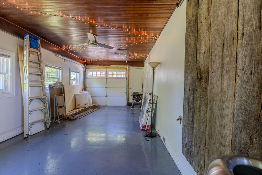 417 N Wilson Avenue Property Photo 9