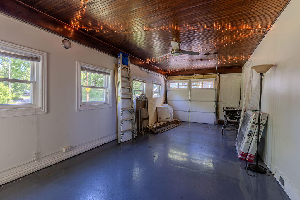 417 N Wilson Avenue Property Photo 10