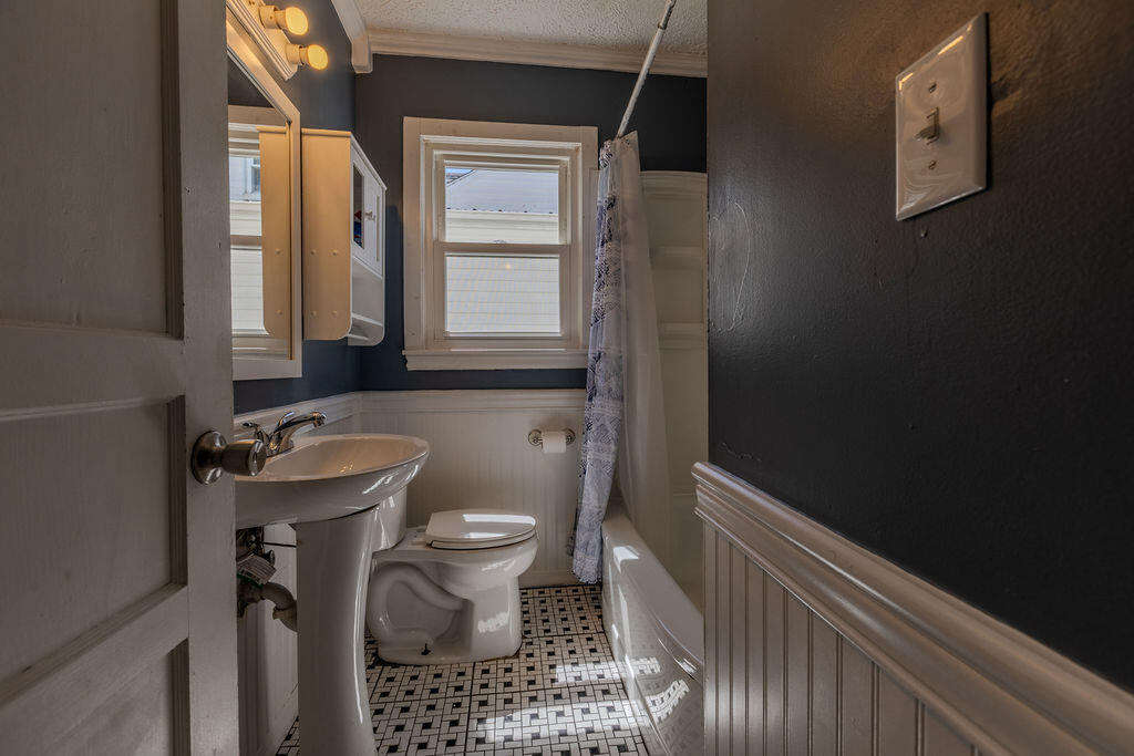 417 N Wilson Avenue Property Photo 11