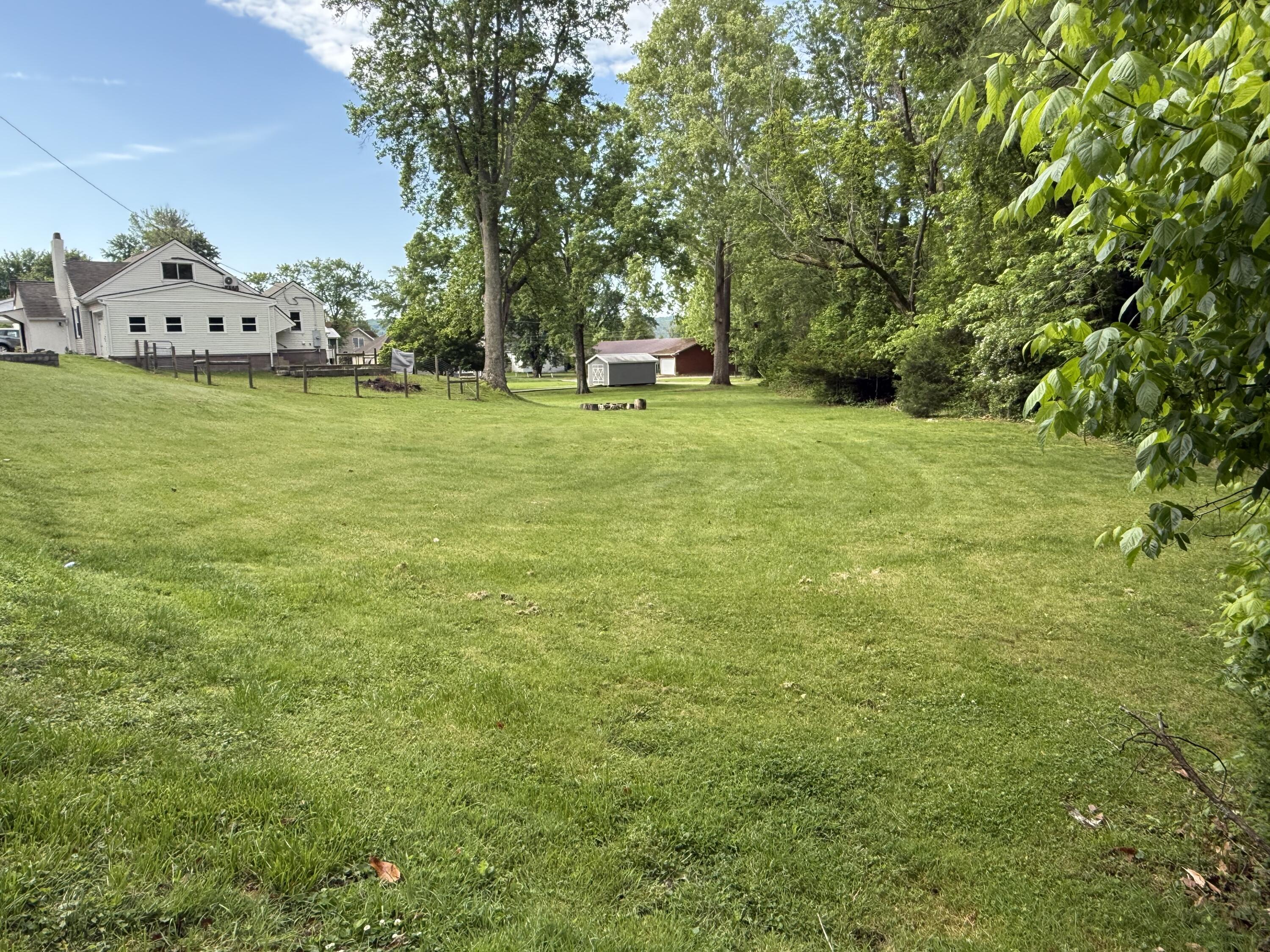 417 N Wilson Avenue Property Photo 18