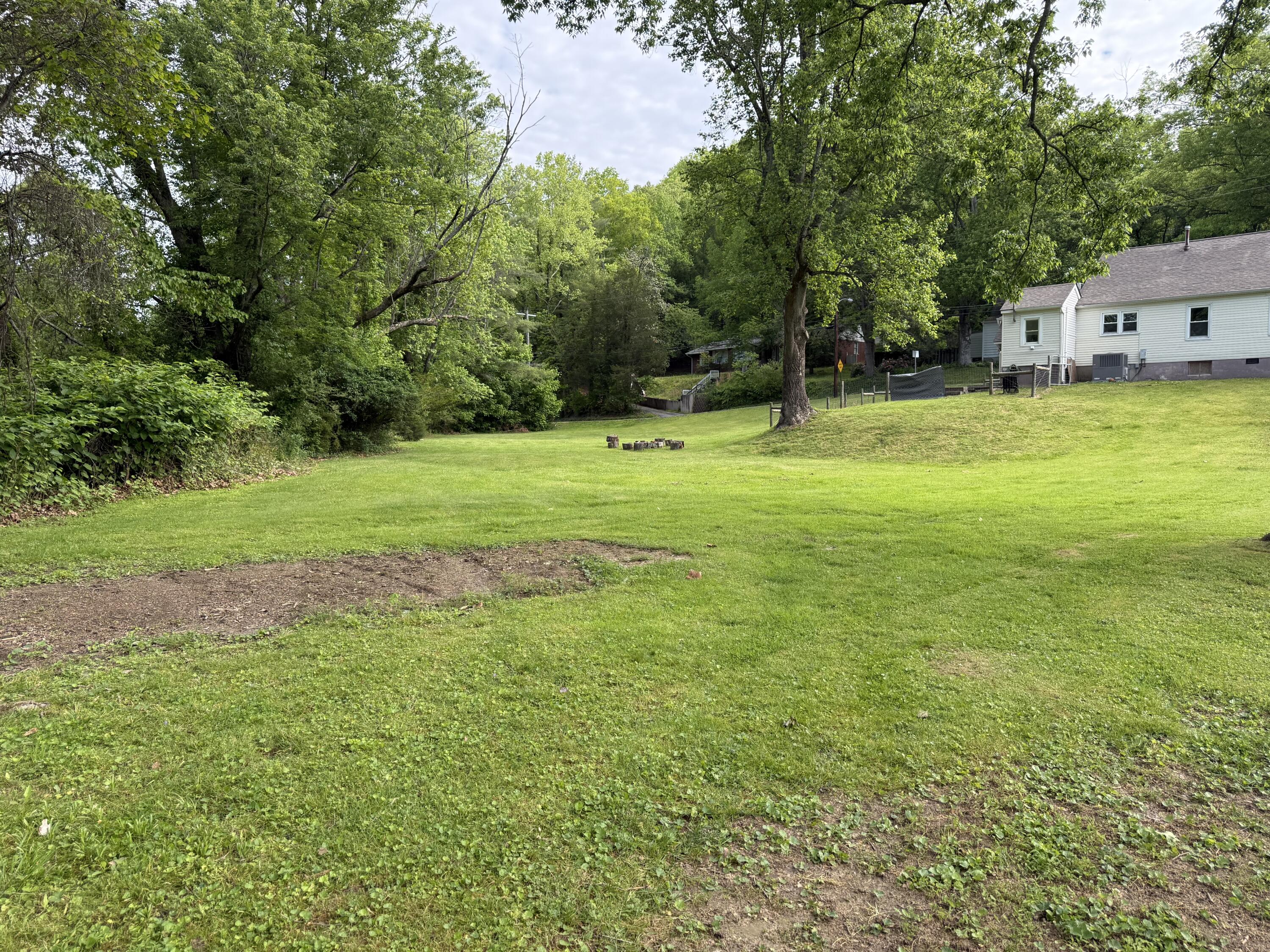 417 N Wilson Avenue Property Photo 21