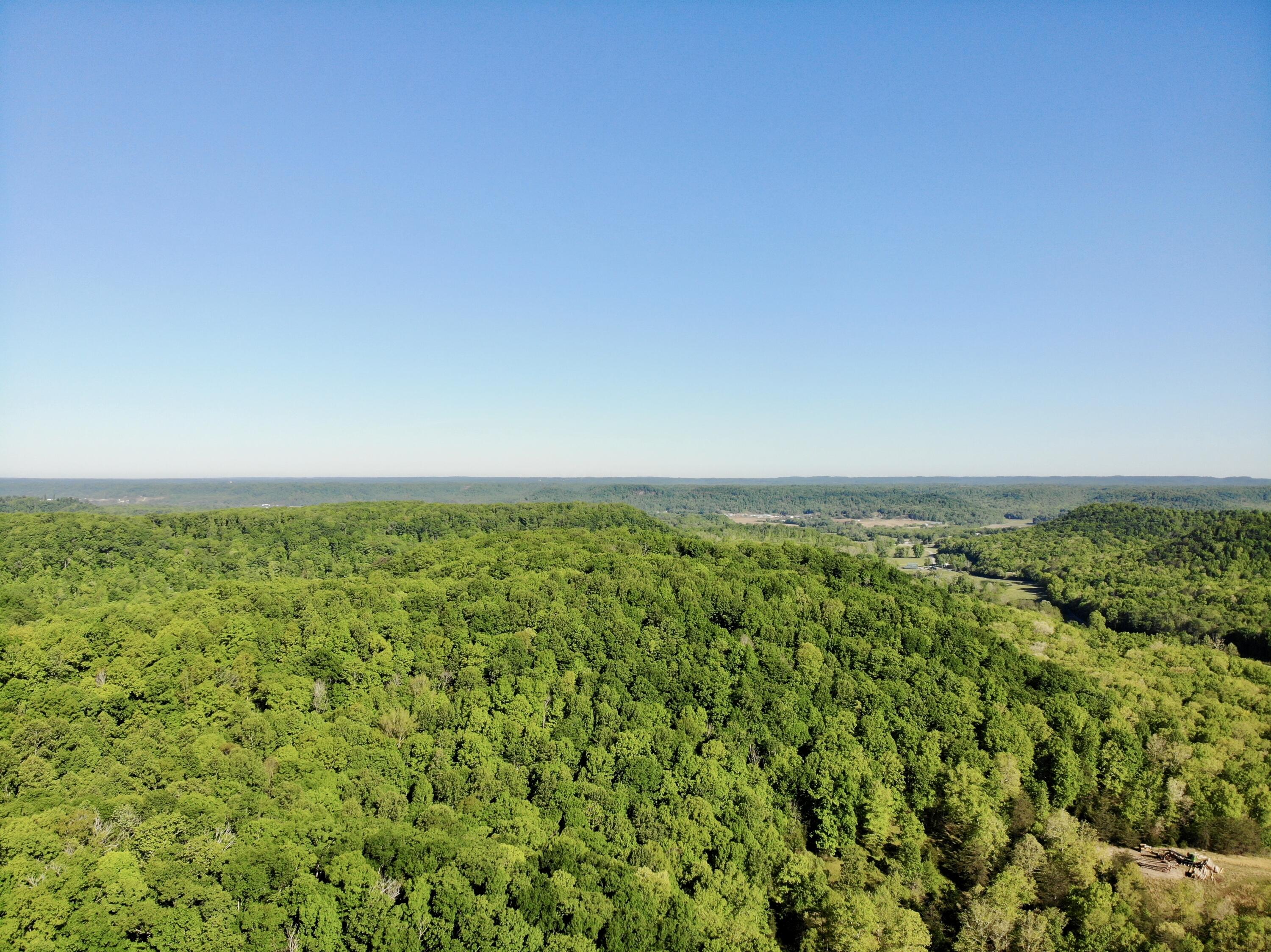 1170 E Doe Creek Road Property Photo 3
