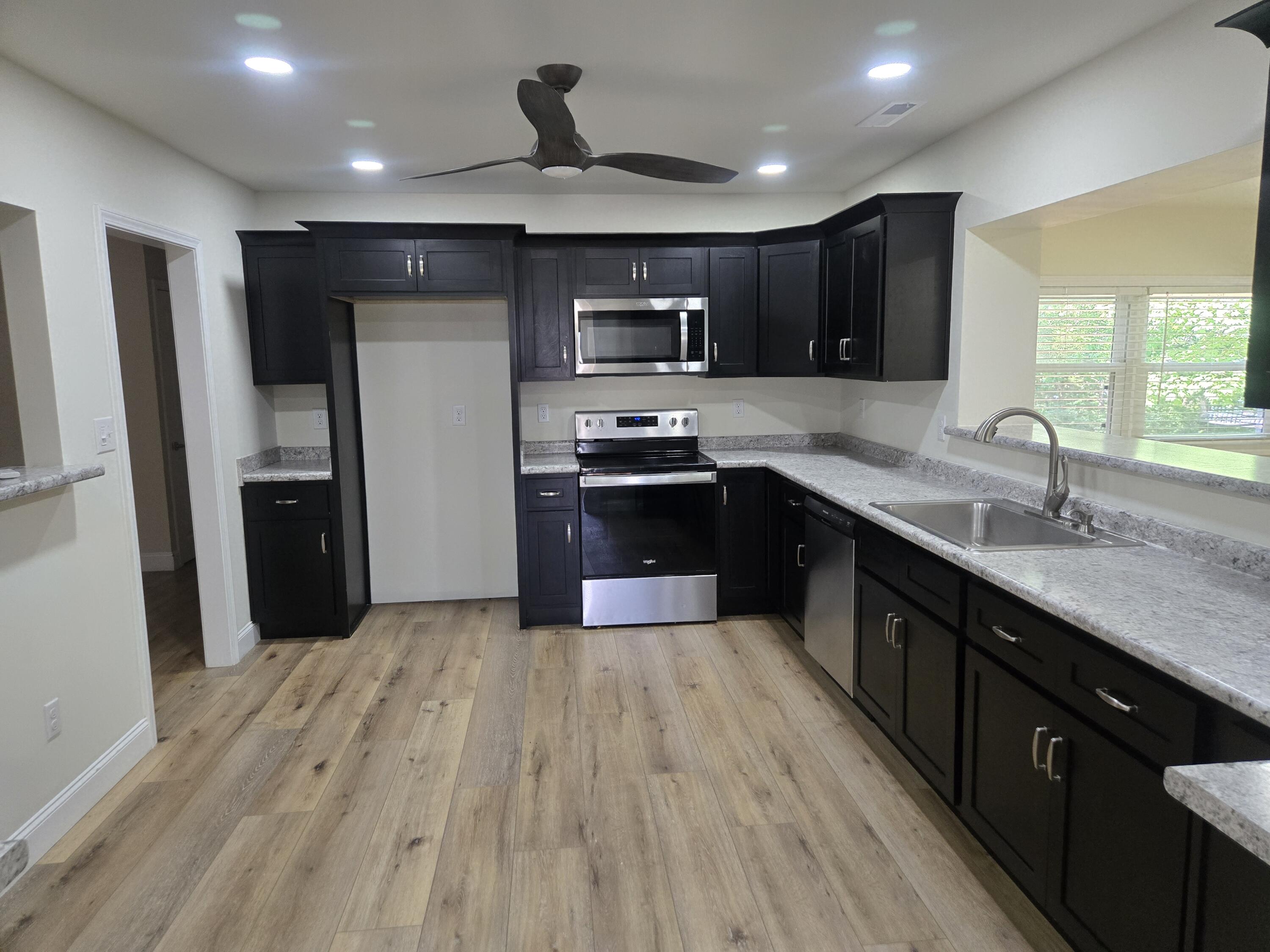 180 Beauchamp Boulevard Property Photo 11