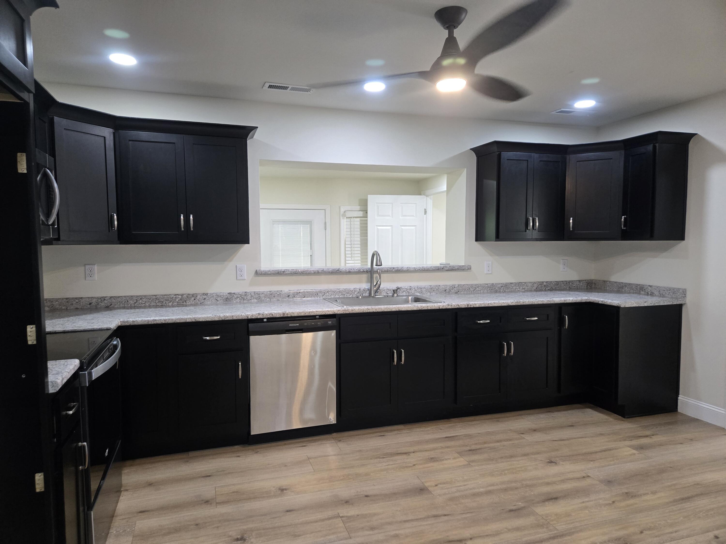 180 Beauchamp Boulevard Property Photo 12