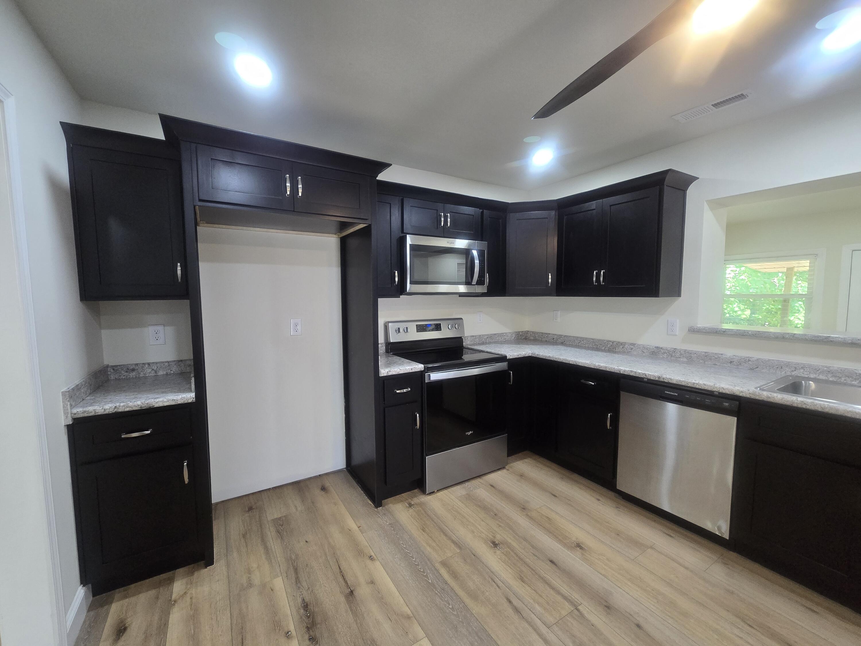 180 Beauchamp Boulevard Property Photo 14
