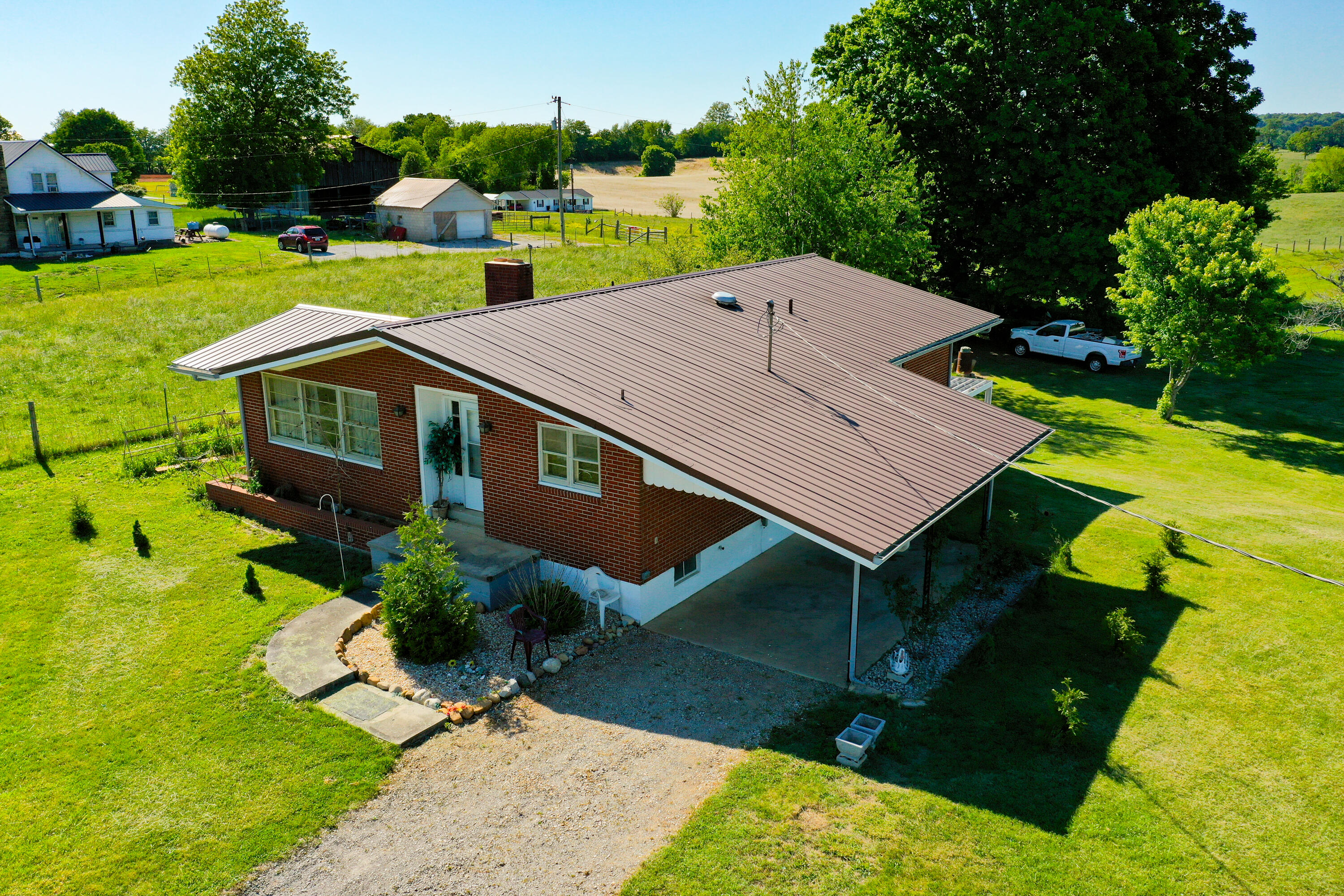 142 Highway 3284 Property Photo 2