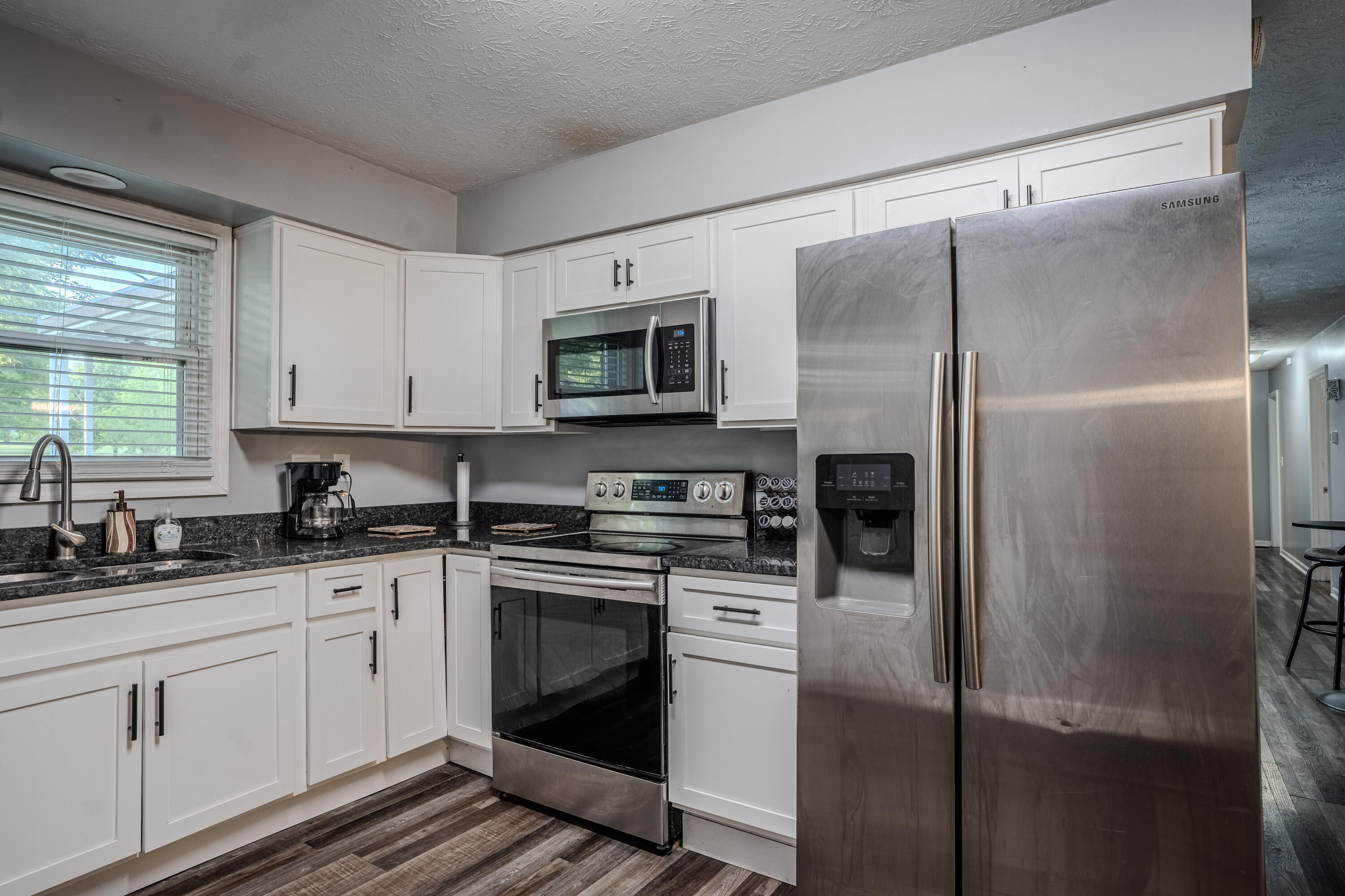 1229 Miami Trail Property Photo 6