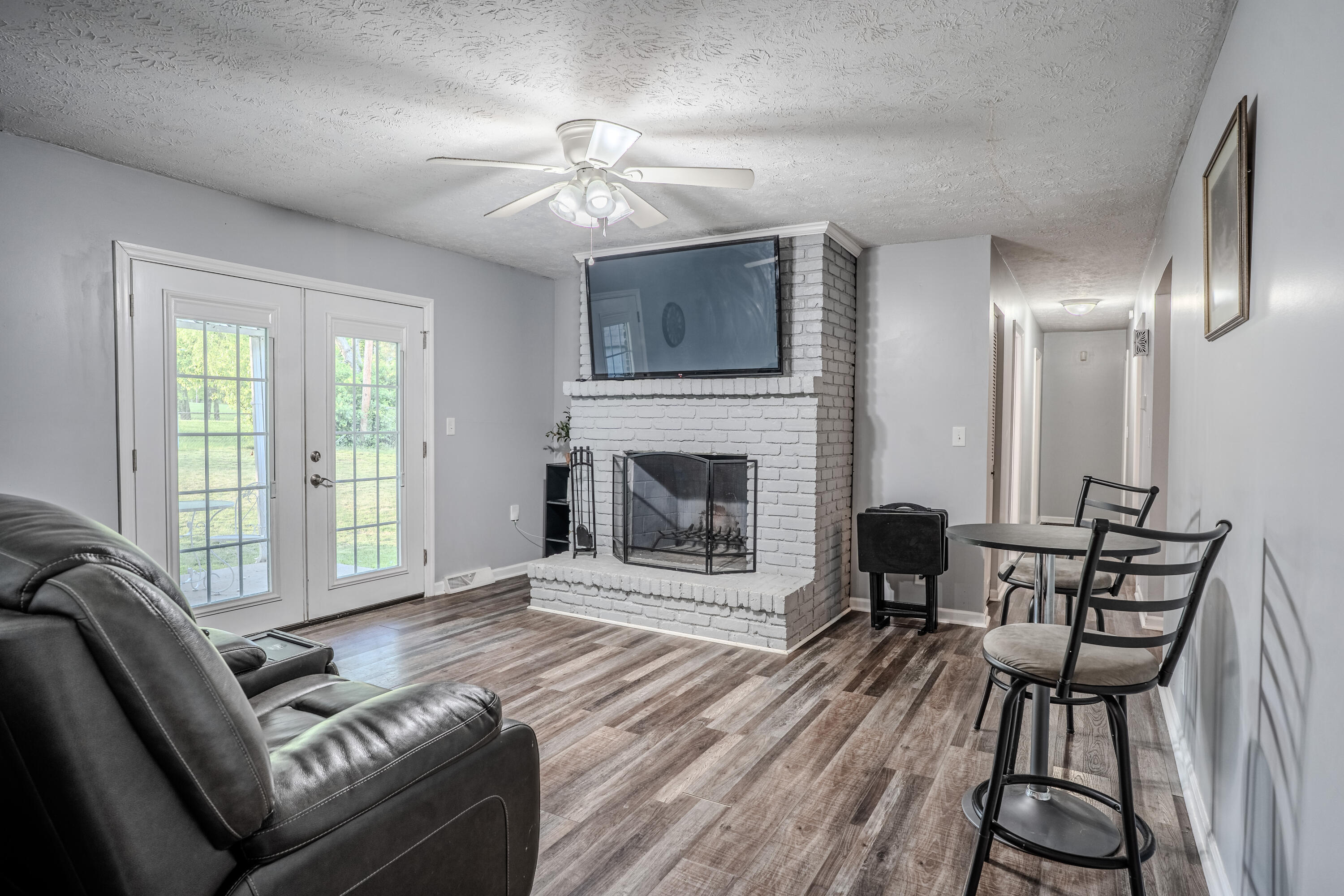 1229 Miami Trail Property Photo 8