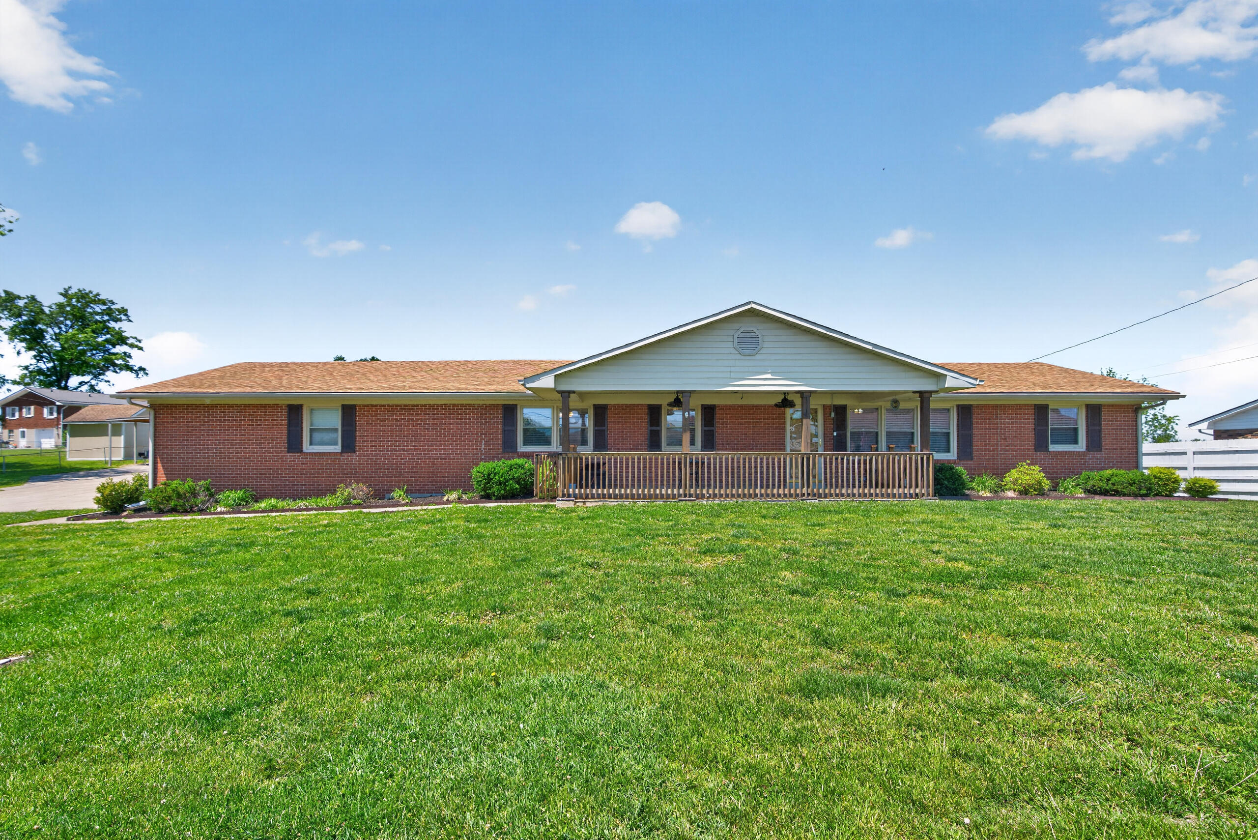 274 Greenway Drive Property Photo 1