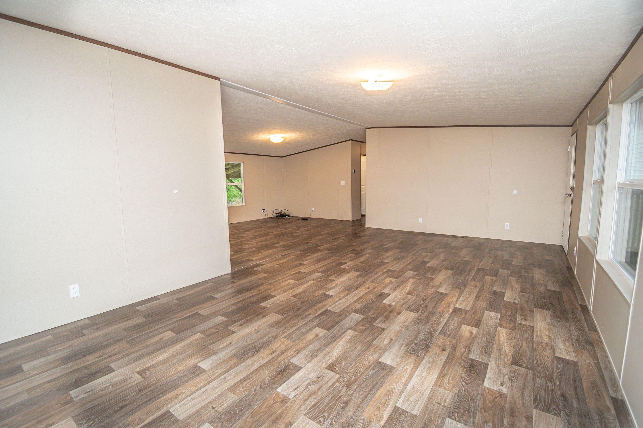 2504 Wallow Hole Road Property Photo 7