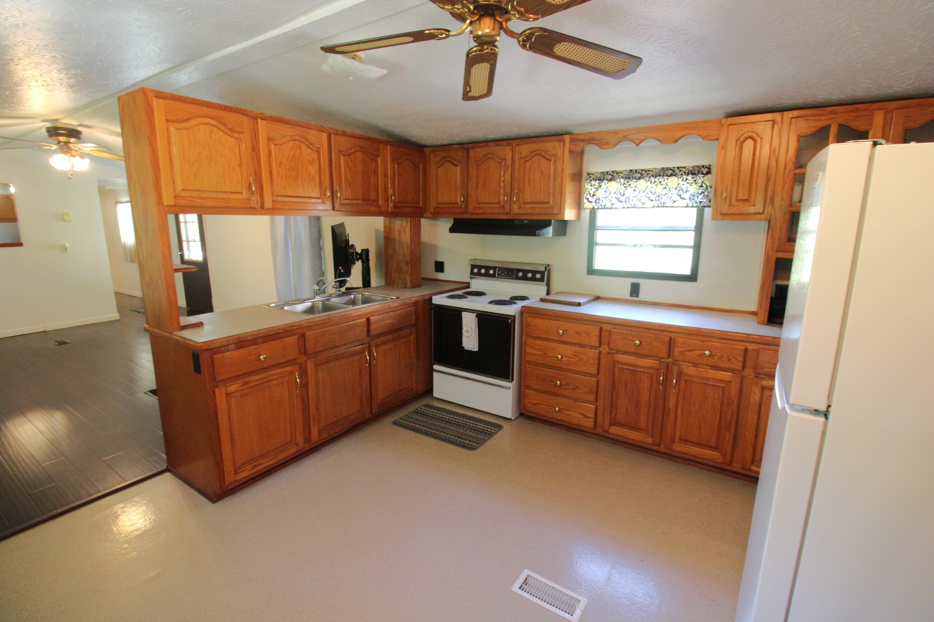 125 Boots Marie Boulevard Property Photo 10